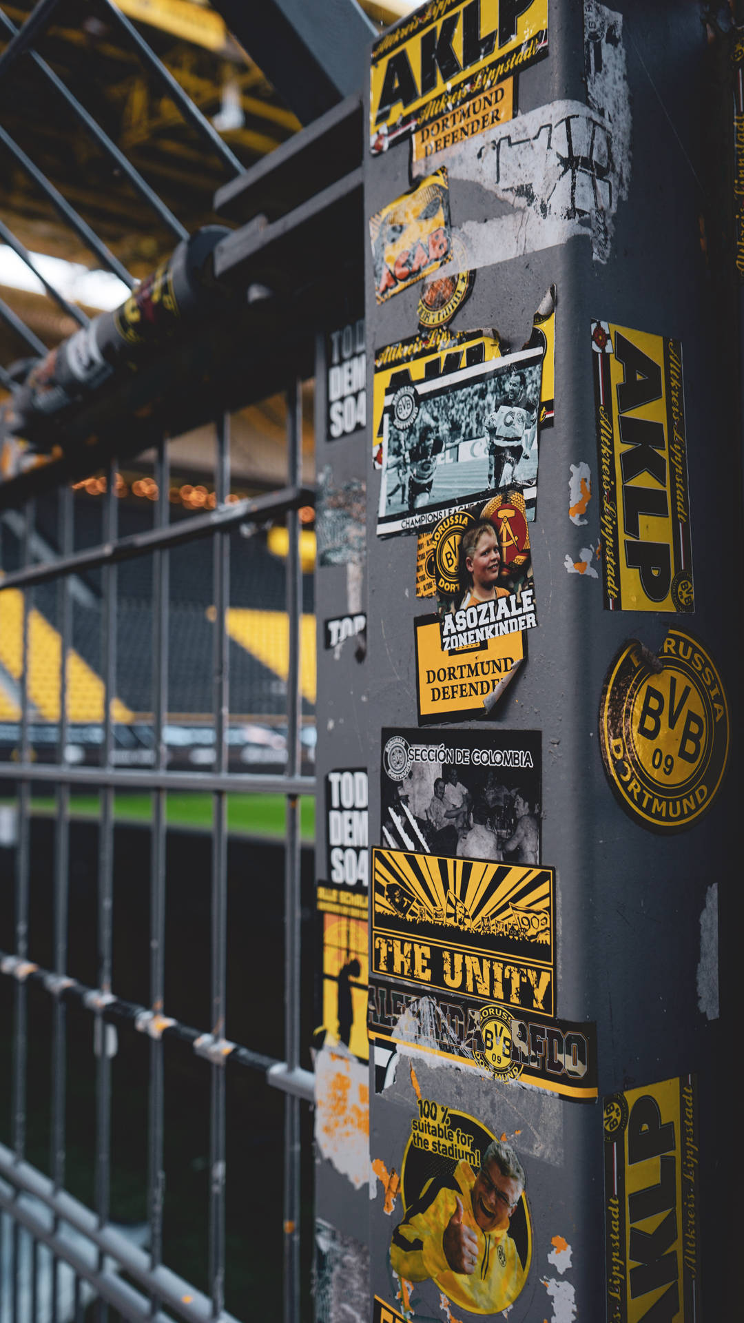 Borussia Dortmund Fan Vandal Wallpaper