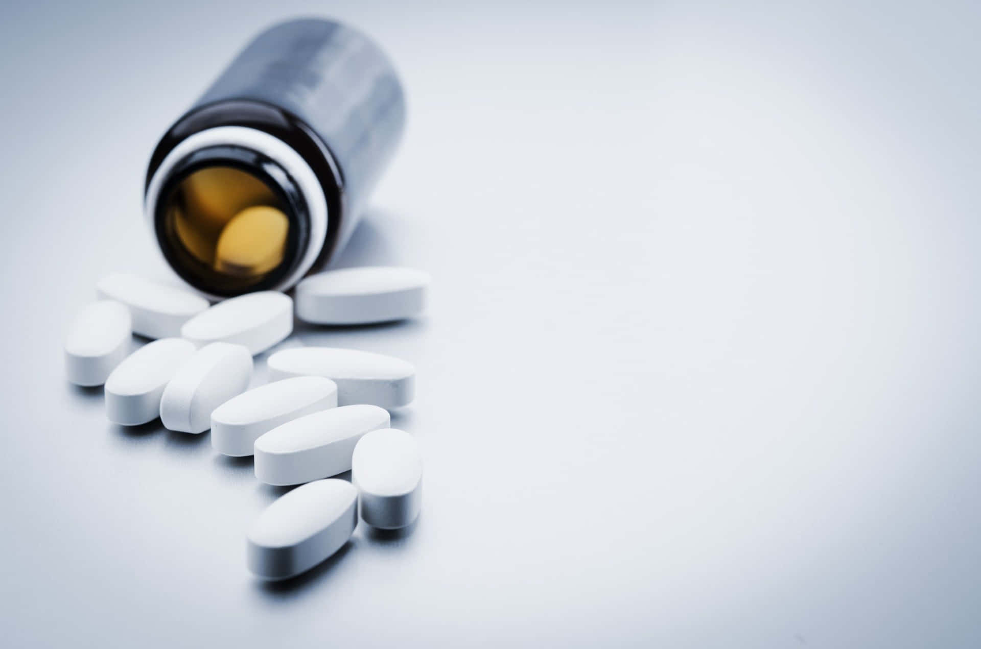 Medizinflaschemit Hd-medikamenten Tabletten Wallpaper