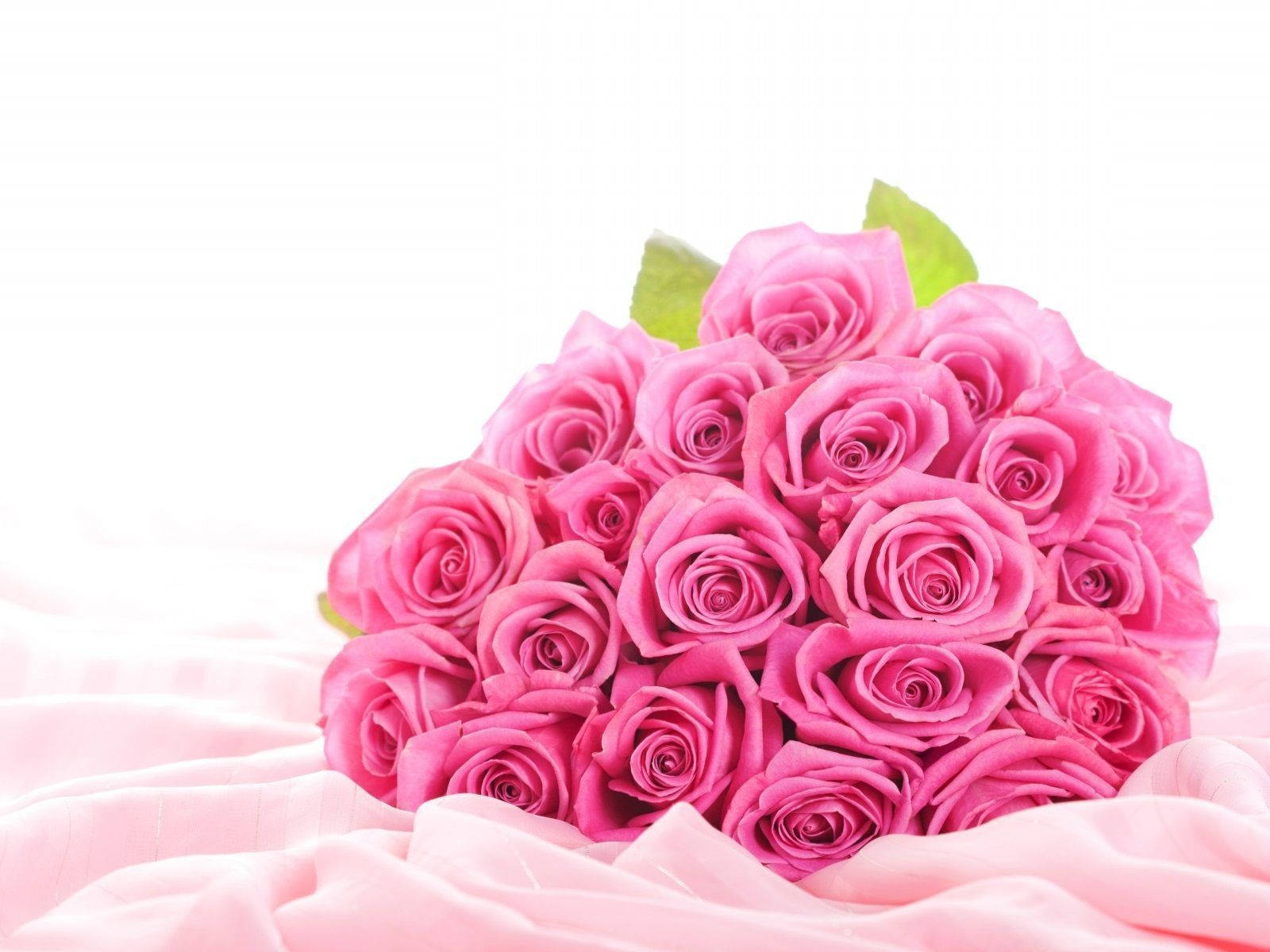 Bouquet Of Vivid Pink Roses Wallpaper