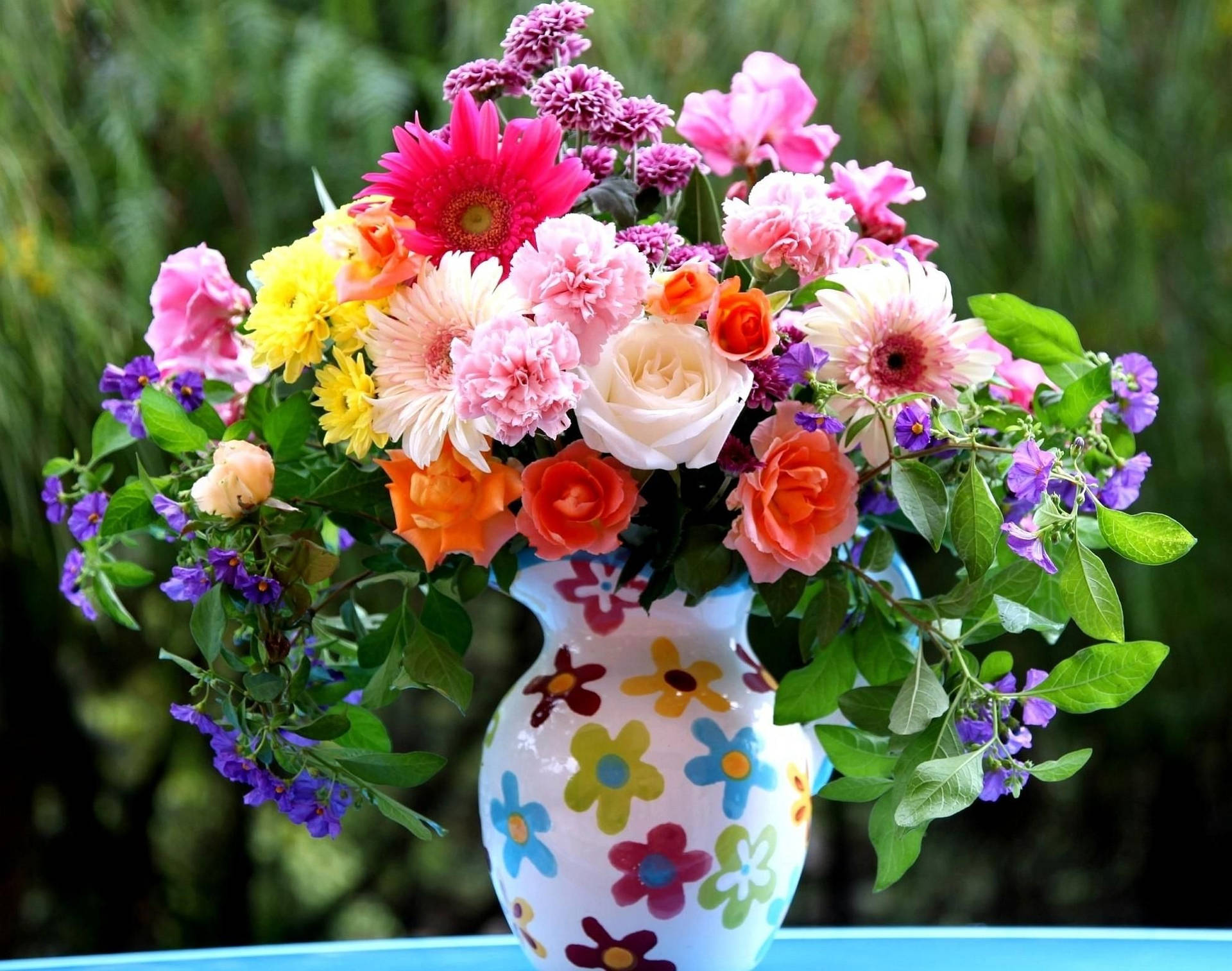 Bouquet On Floral Vase Wallpaper