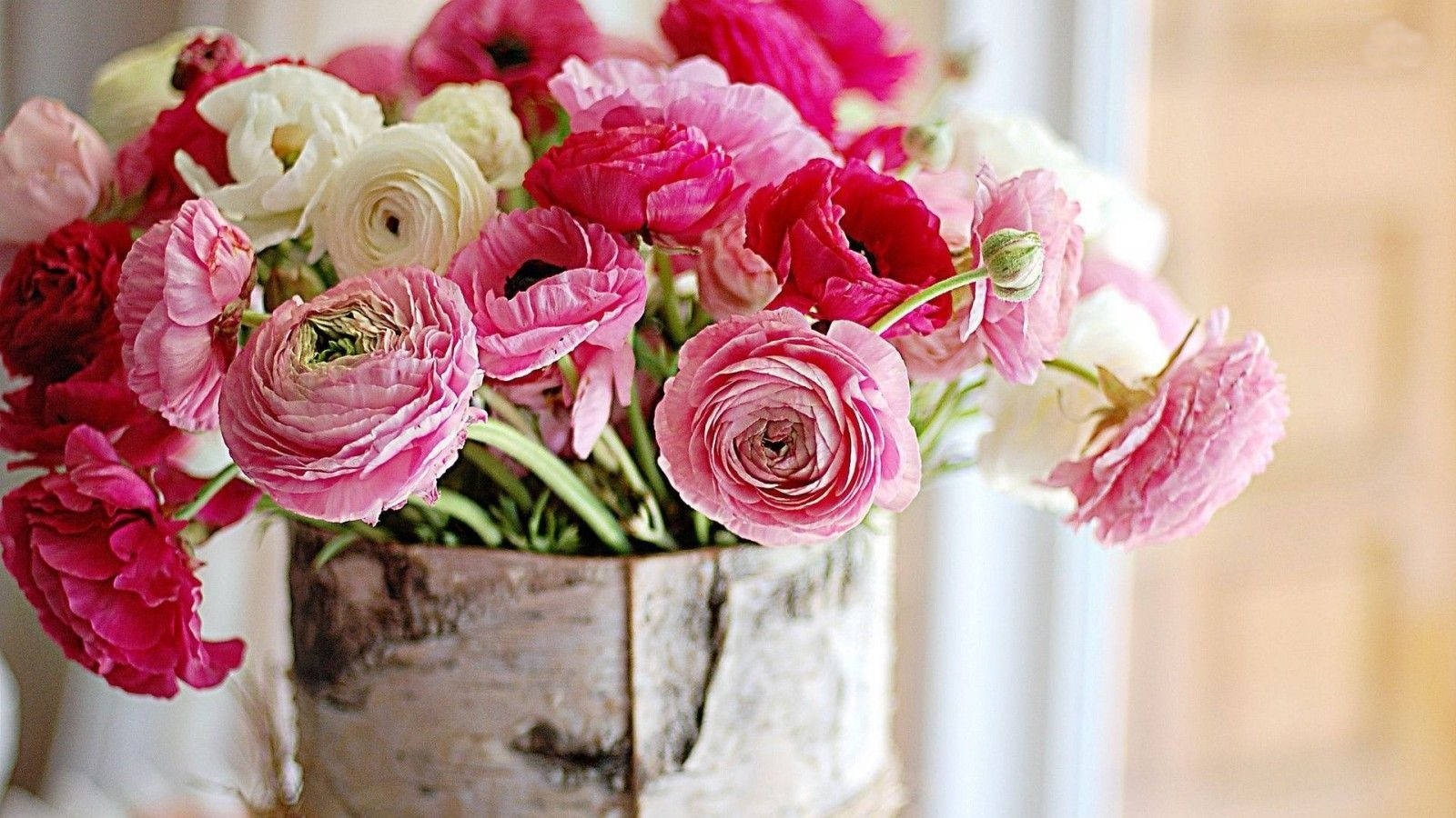 Bouquet Pink Roses On Vintage Vase Wallpaper