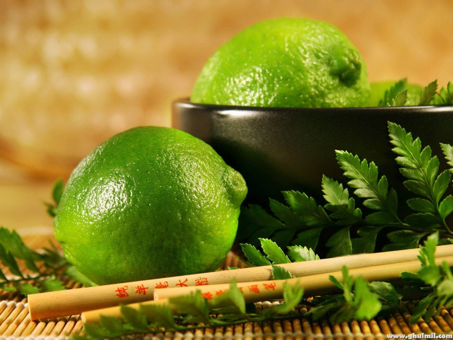 Bowl Of Fresh Lime Citrus Fruit Wallpaper