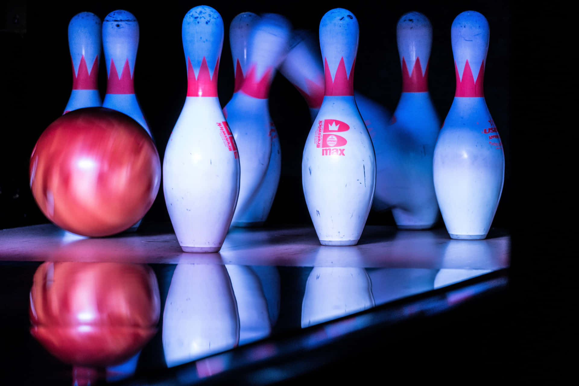Let's enjoy a great game of bowling with friends!