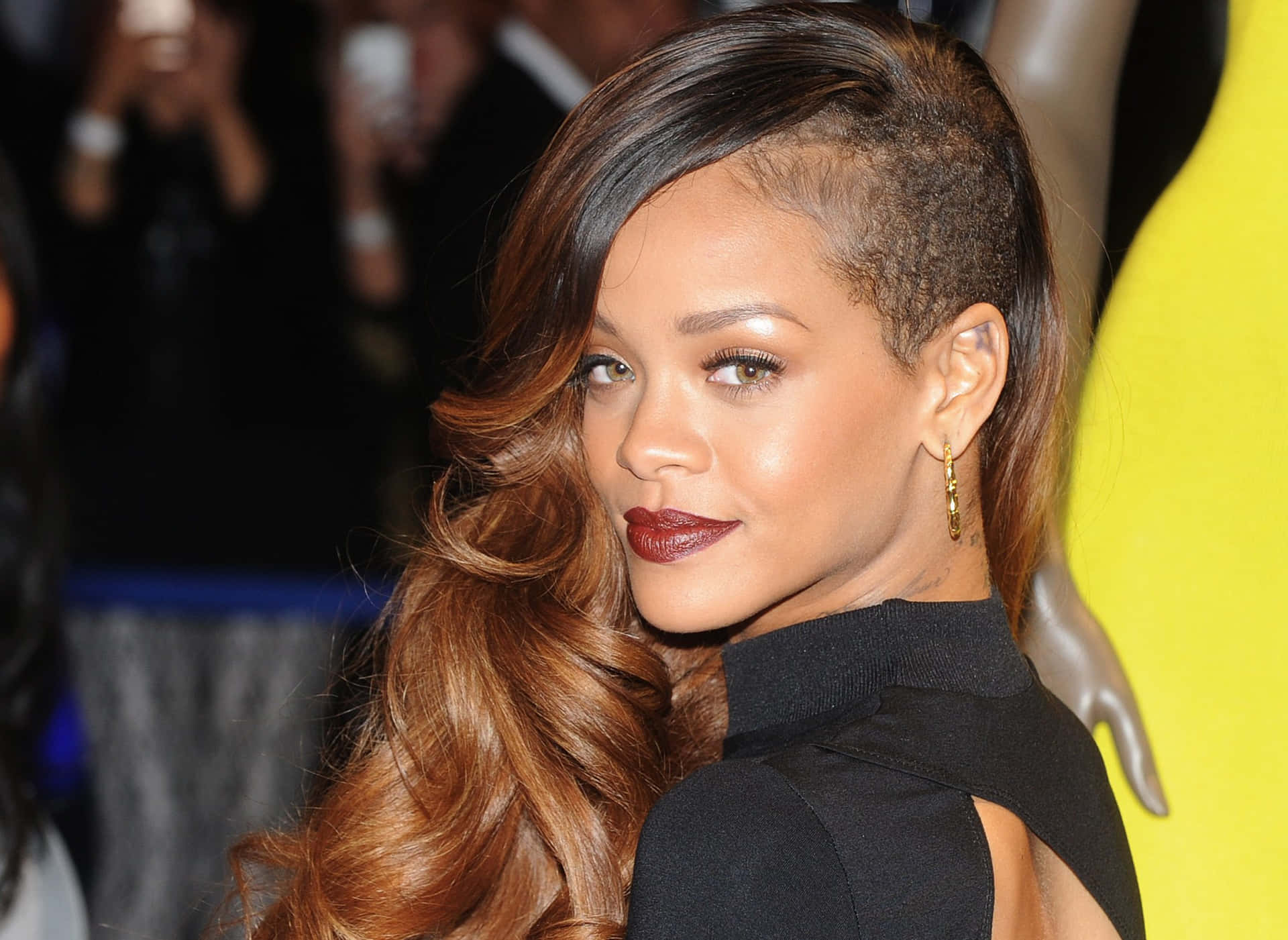 Rihannasfrisuren Für Die Mtv Awards