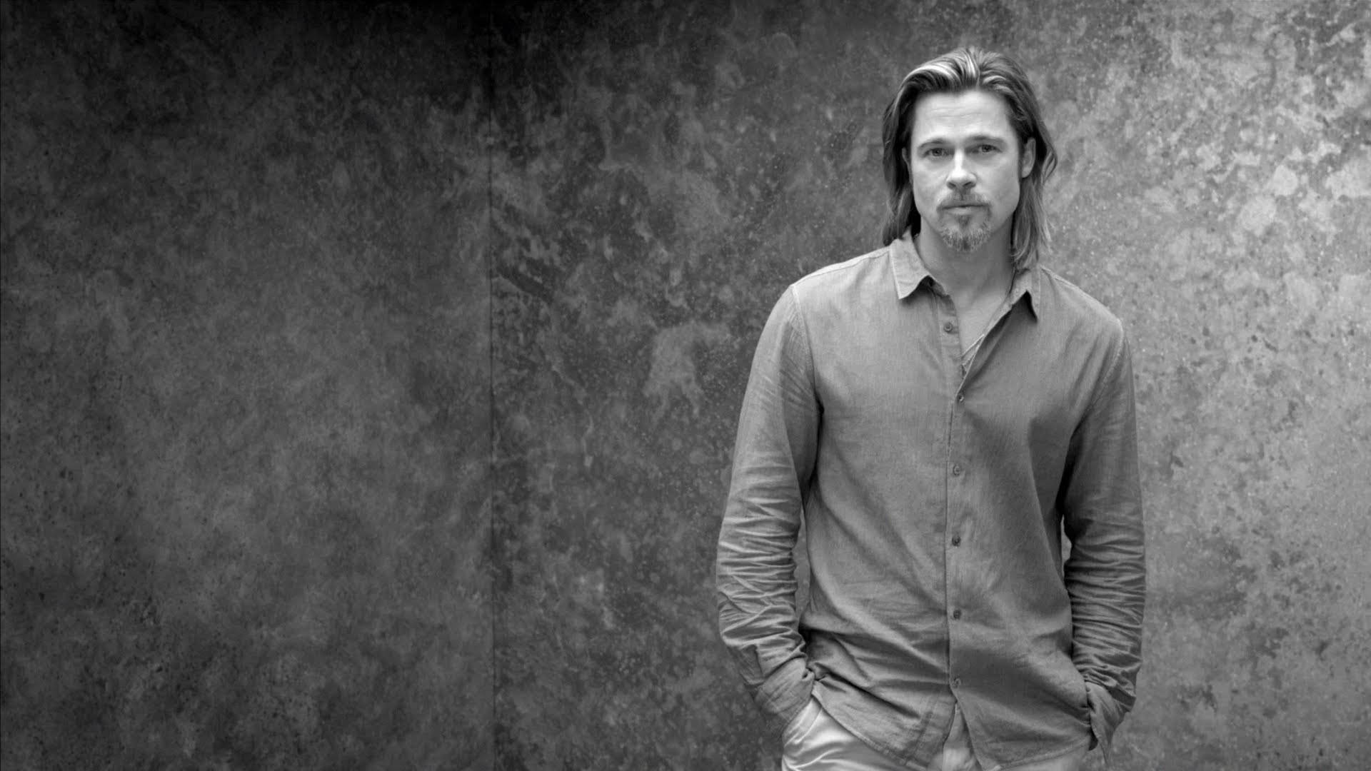 Brad Pitt in black and white Wallpaper
