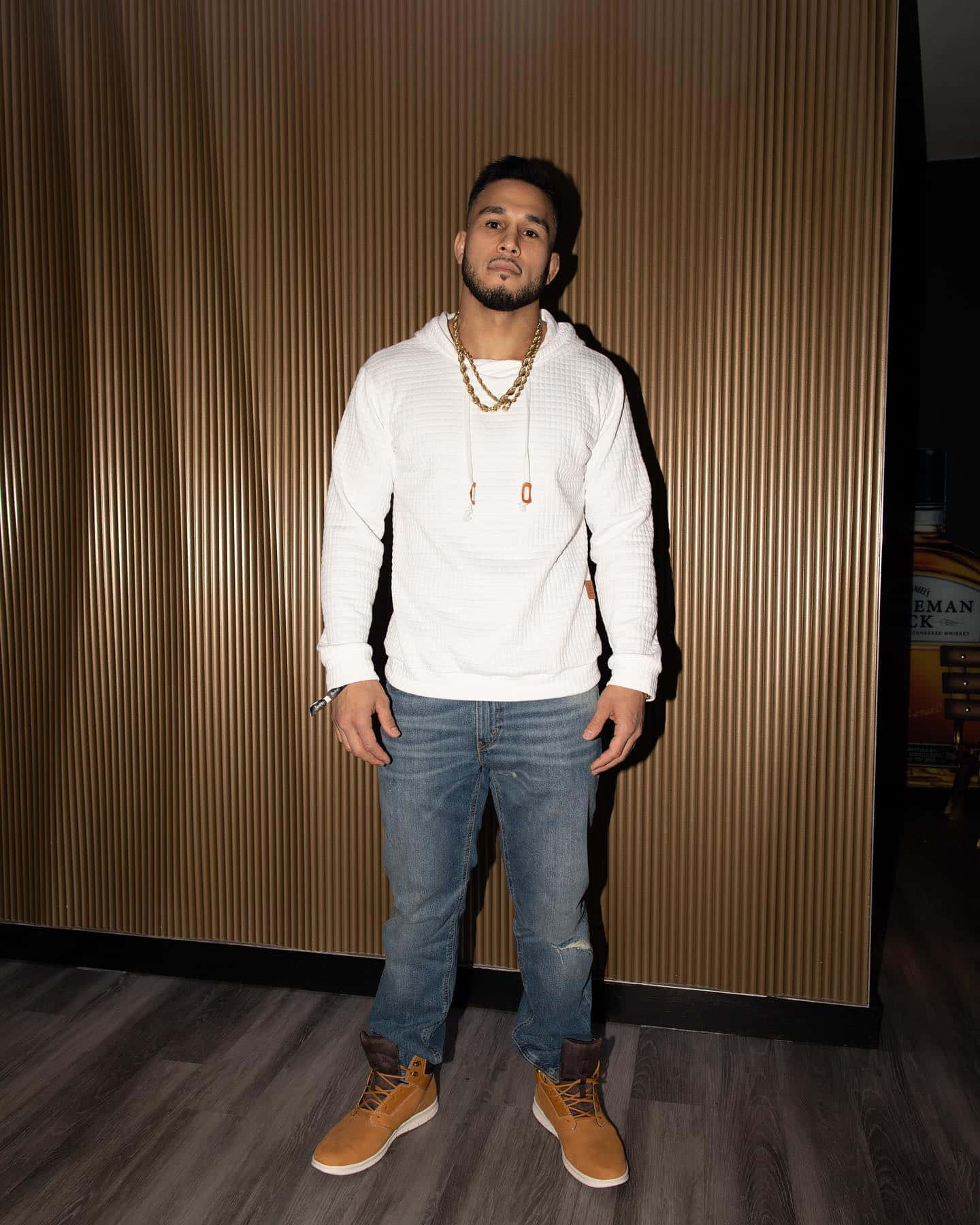 Brad Tavares In White Shirt With Gold Chain Wallpaper