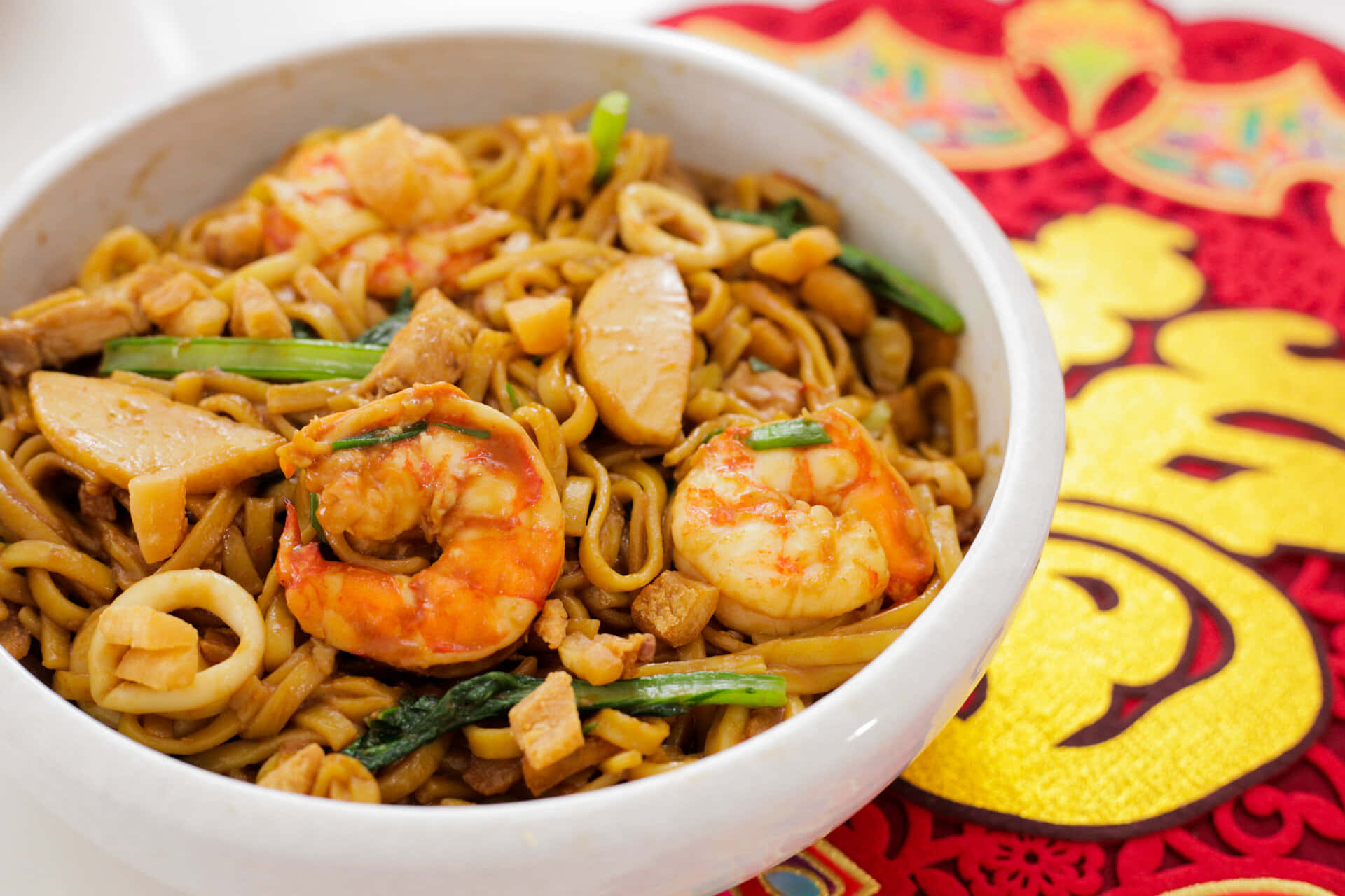 Braised Hokkien Mee On Red Table Mat Picture
