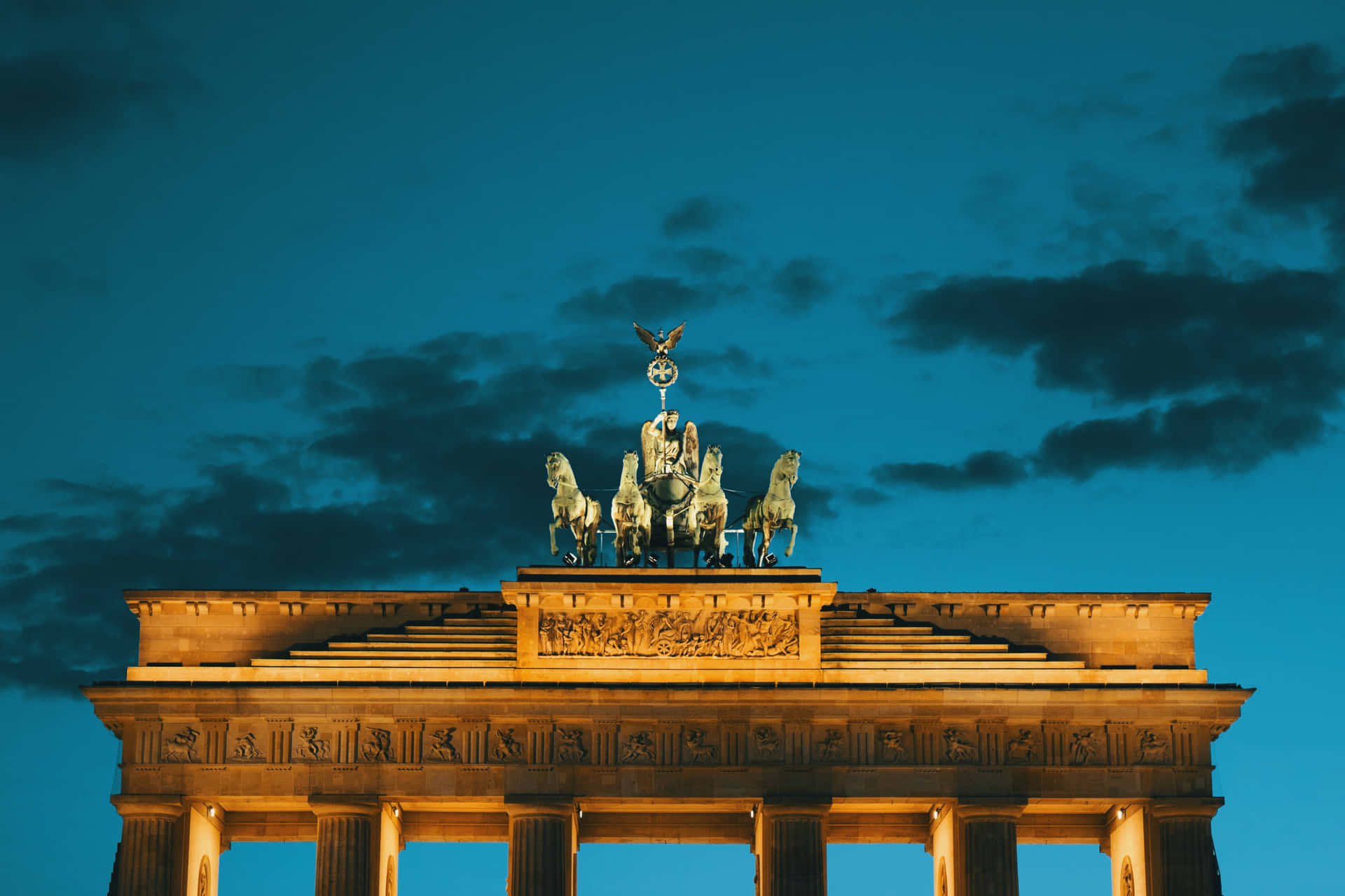 Brandenburg Gate Upper Look Picture