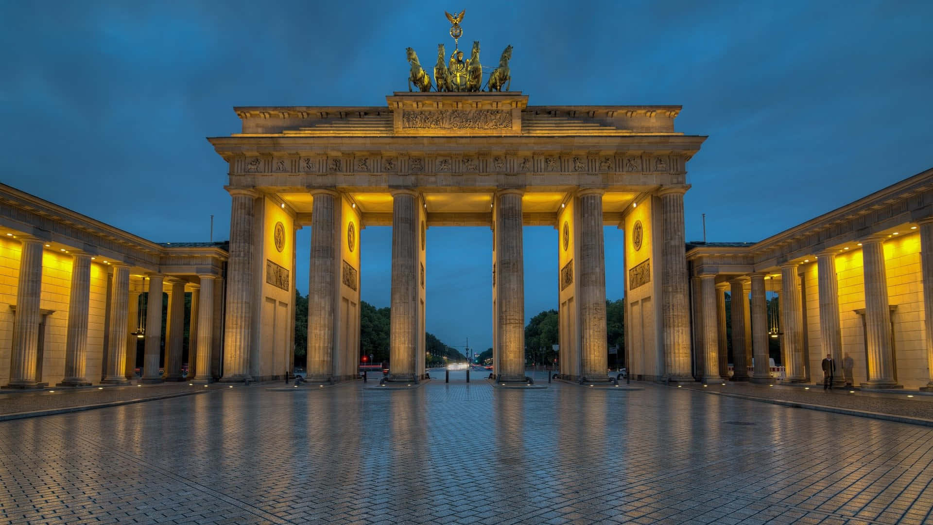 Brandenburg Gate Wide Angle Picture