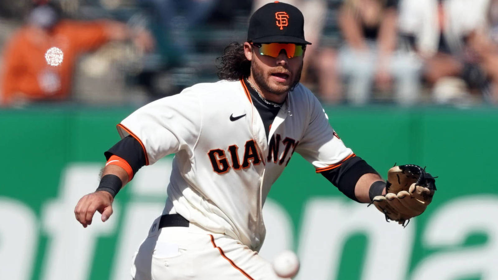 Brandon Crawford Ready To Catch A Ball Background