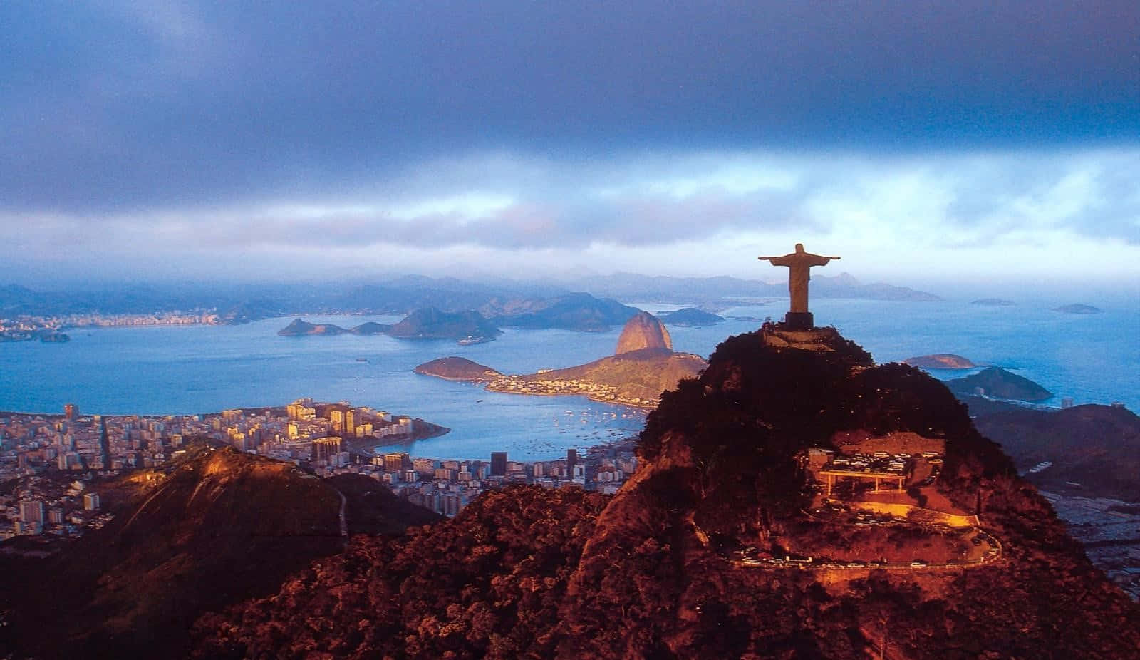 Bienvenidoa Brasil. Enjoy Your Stay And Immerse Yourself In The Beauty Of The Country.