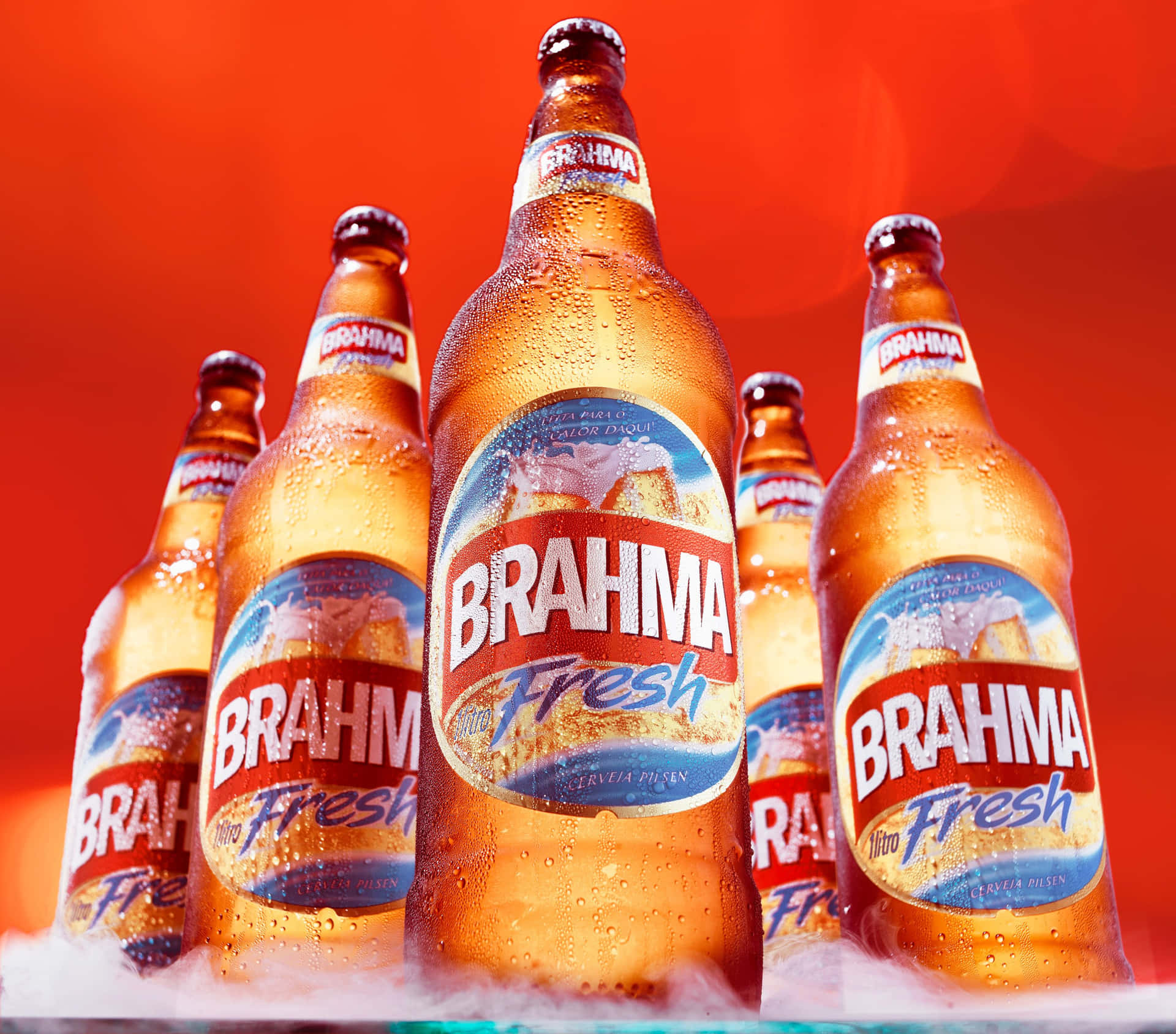 Botellasde Cerveza Brahma Fresh Pilsen Brasileña Fondo de pantalla