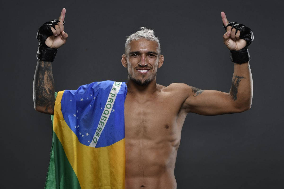 Luchadorde Mma Brasileño Charles Oliveira Fondo de pantalla