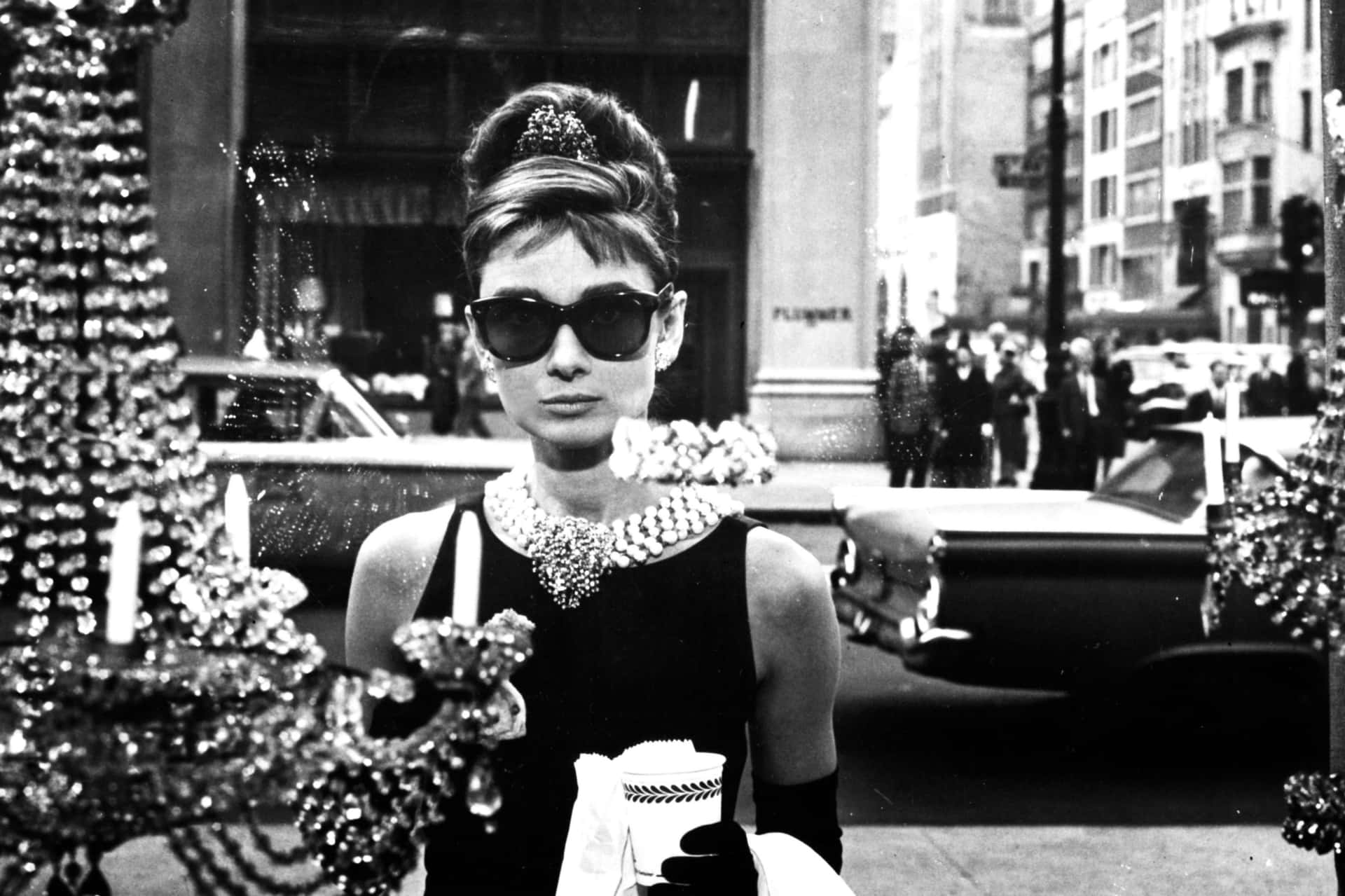 Billede Audrey Hepburn i Morgenmad ved Tiffany's. Wallpaper