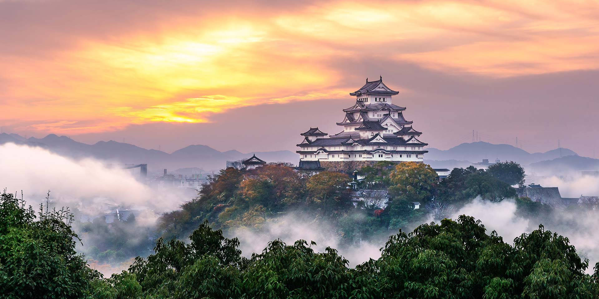Impresionantepaisaje Del Castillo De Himeji Fondo de pantalla