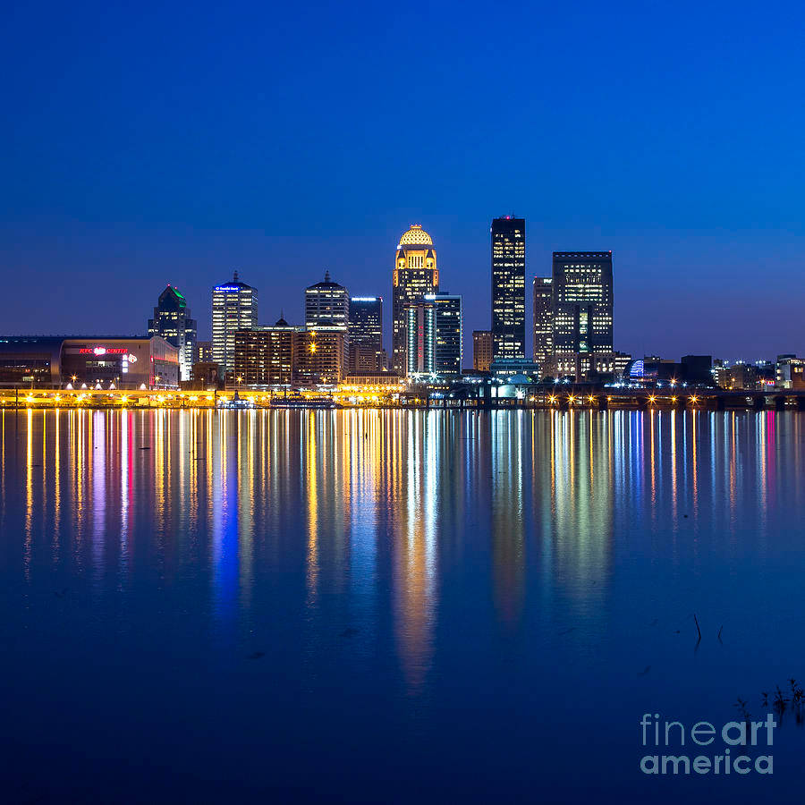 Breathtaking Night City View Of Louisville Wallpaper