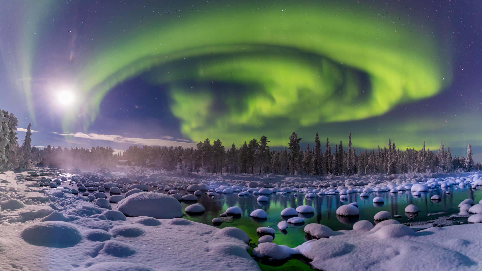 Breathtaking View Of Northern Lights Illuminating The Skies Of Kiruna Wallpaper