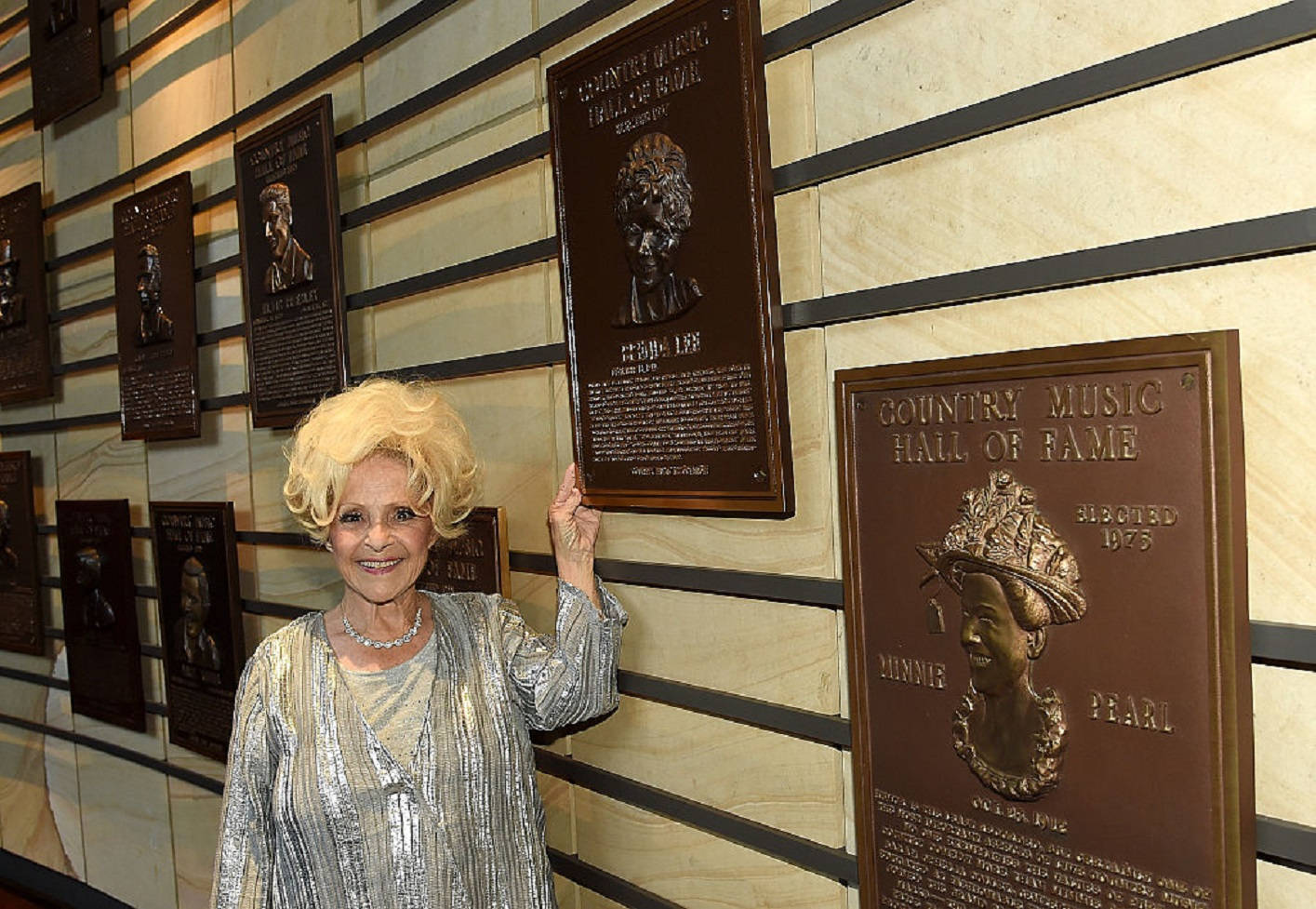 Brenda Lee The Country Music Hall Of Fame And Museum Wallpaper