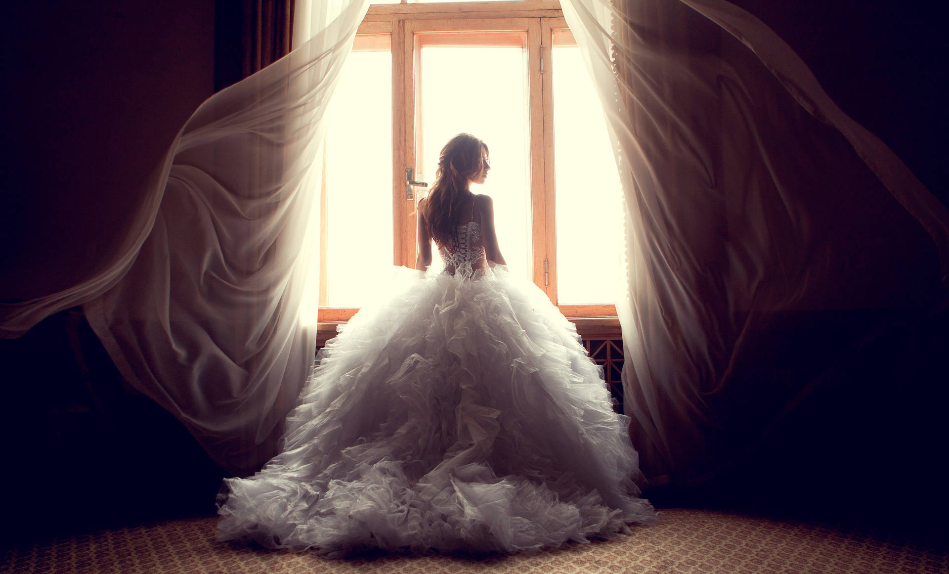 Bridal Photoshoot Window Wallpaper