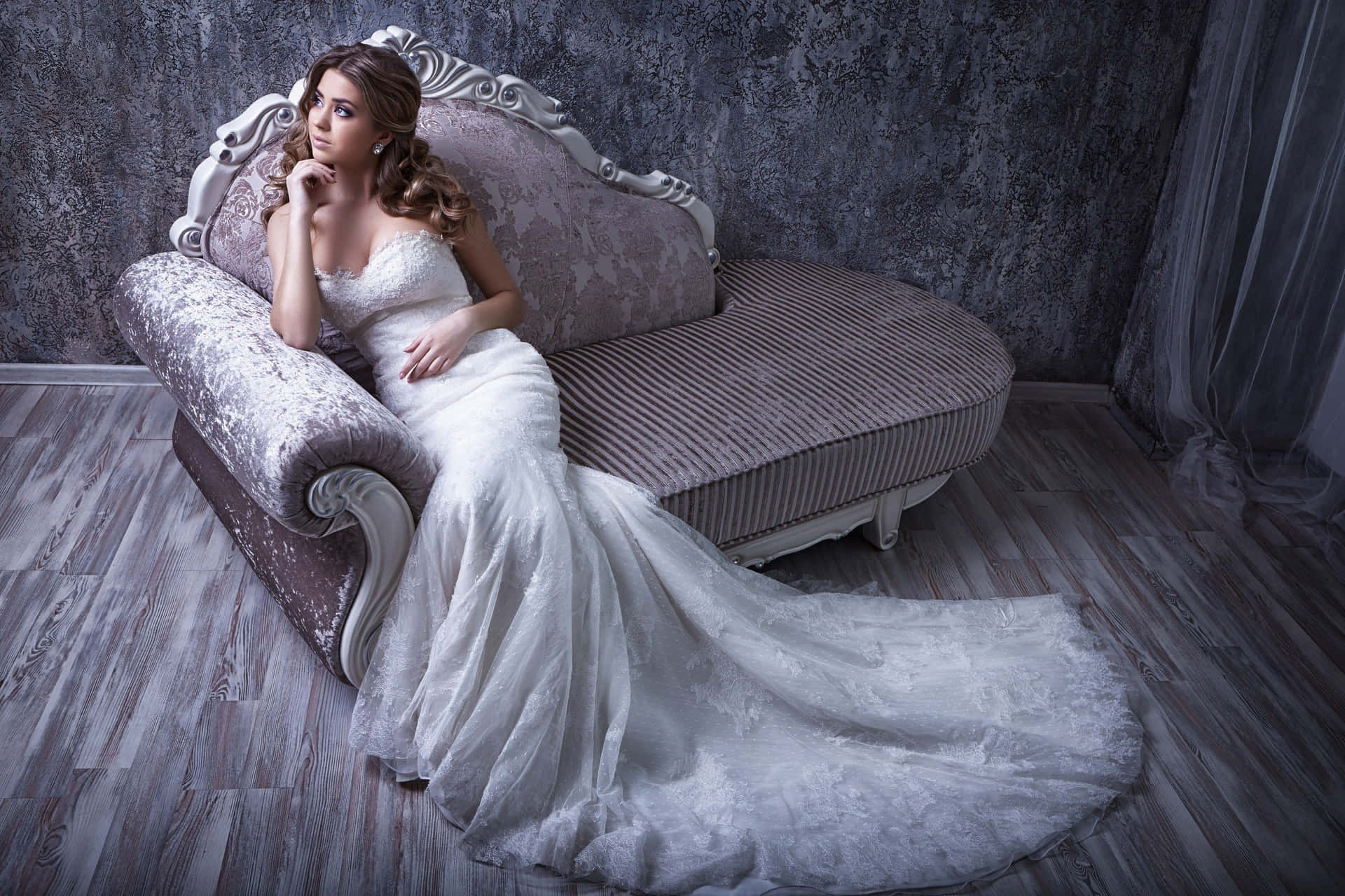 Gorgeous Bridal Gown Picture