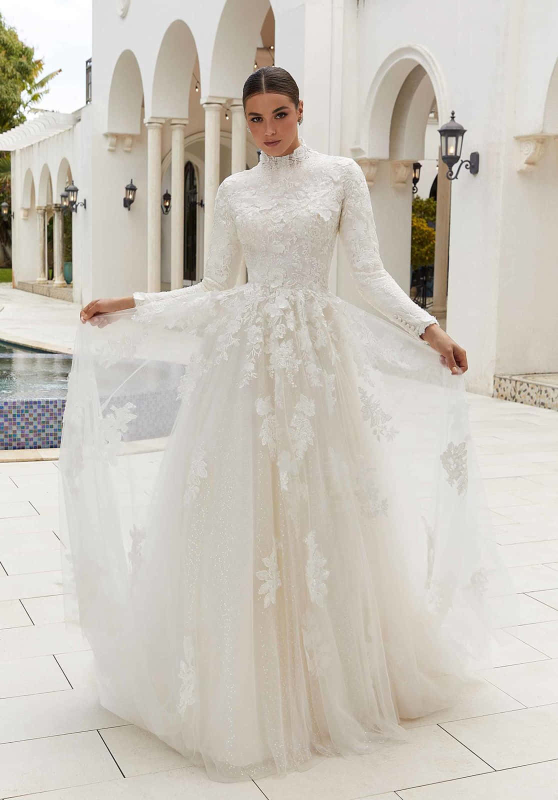 Radiate elegance and grace in this beautiful bride's dress. Wallpaper