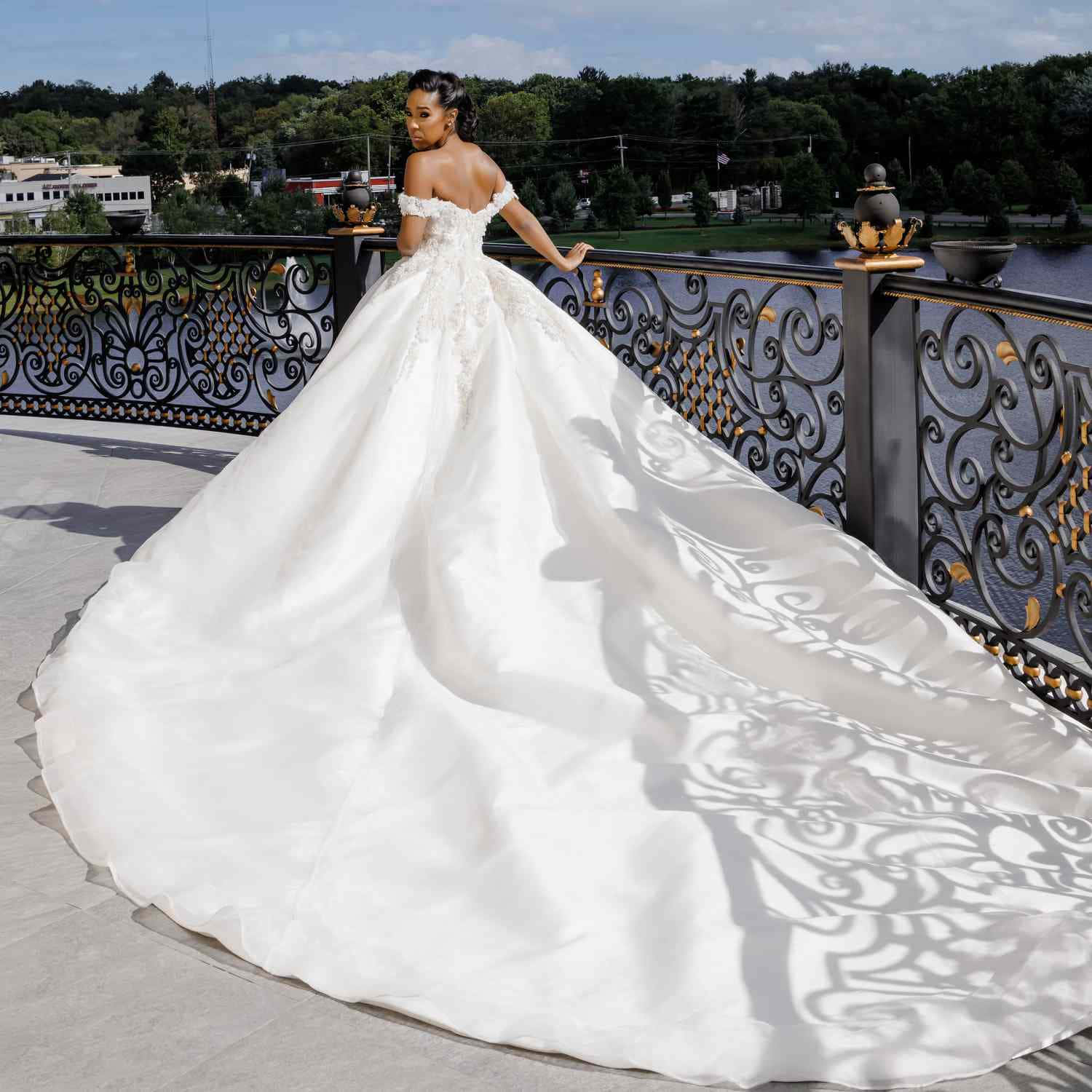 Gorgeous White&Lace Wedding Dress Wallpaper