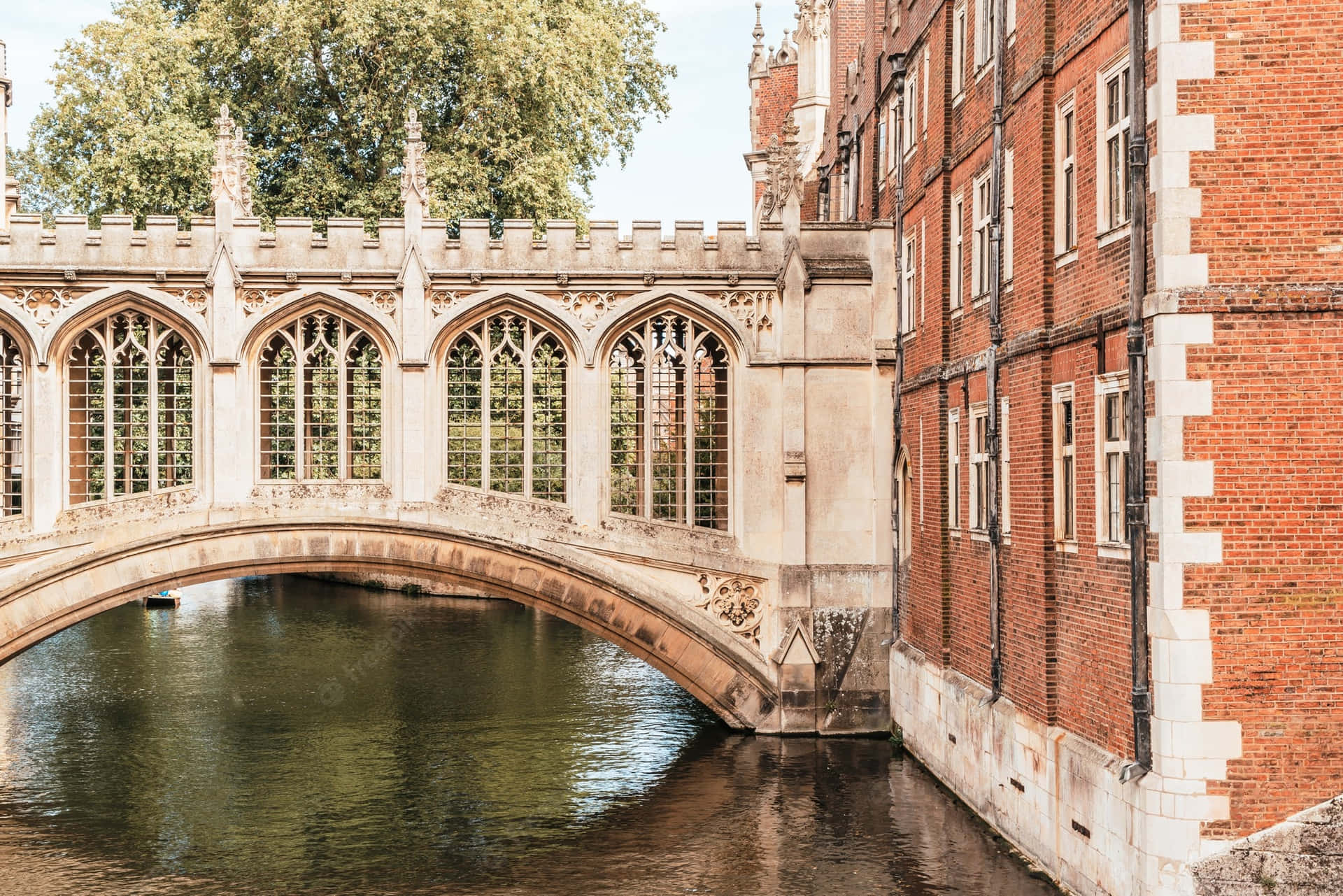The iconic Bridge of Sighs at Cambridge University Wallpaper