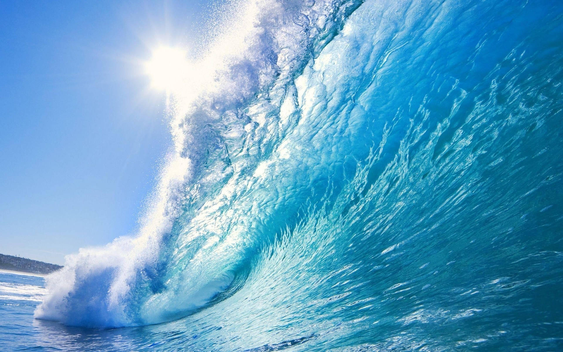 Bright And Aesthetic Ocean Waves