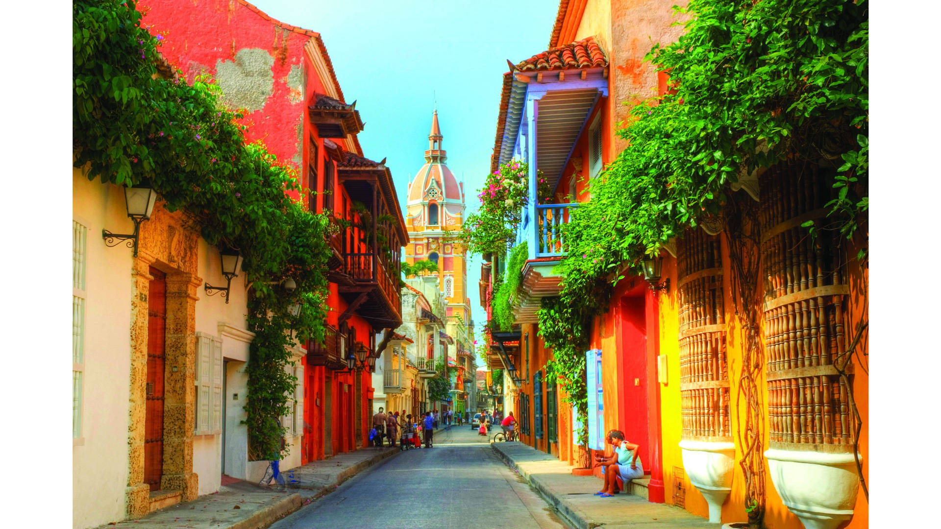 Bright And Colorful Street In Cartagena Picture
