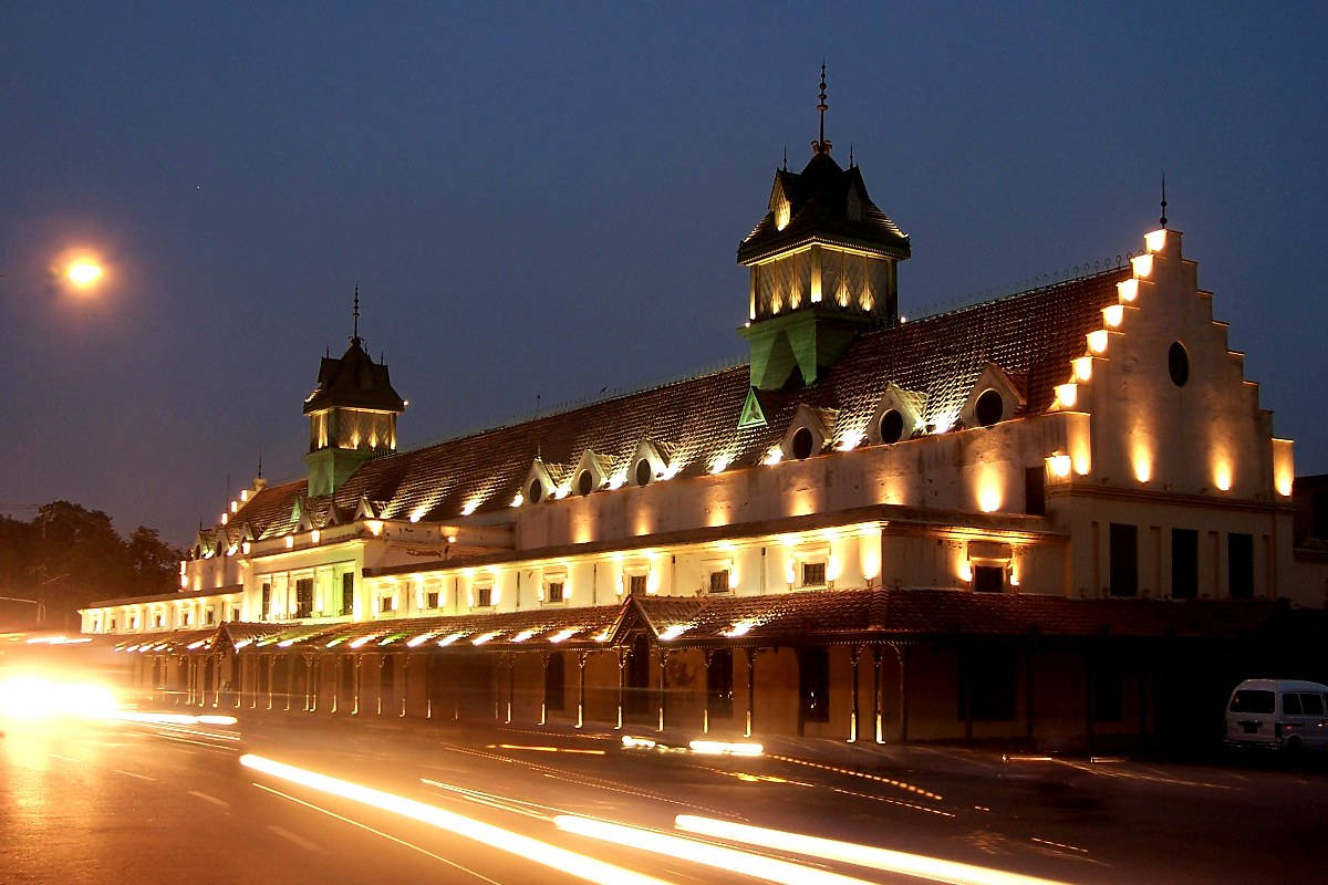 Hotelesbrillantes Por La Noche En Lahore. Fondo de pantalla