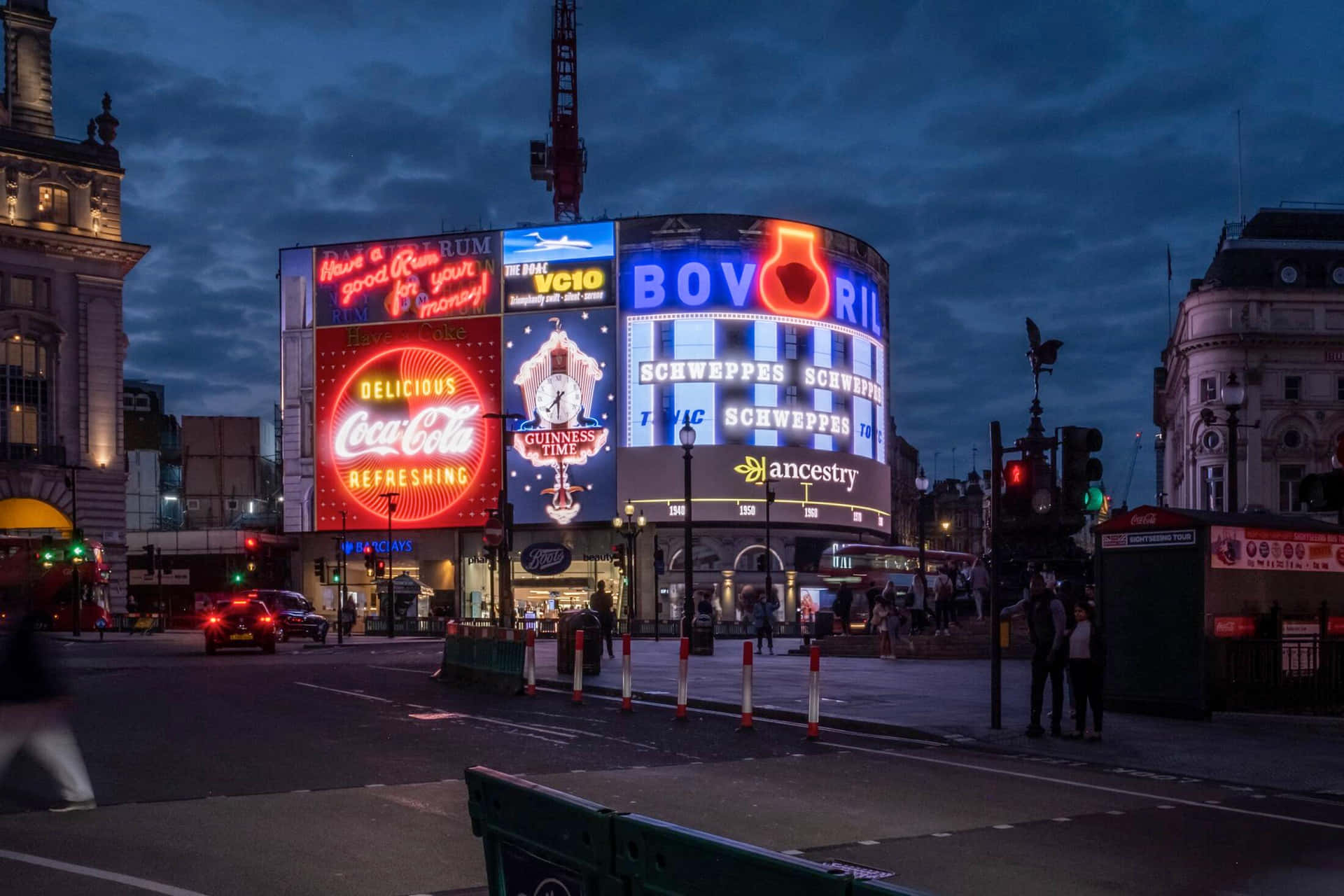 Lys LED-skærm ved Piccadilly Circus Wallpaper