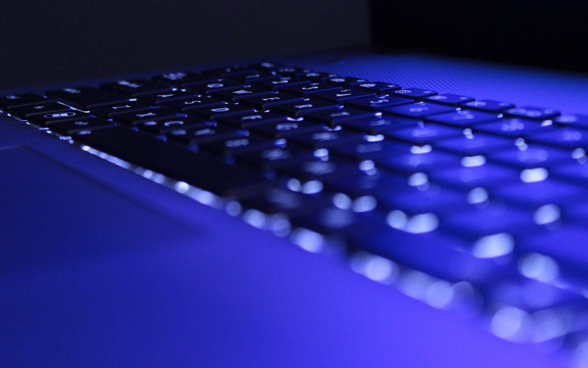 Bright Light Aesthetic Computer Keyboard Picture