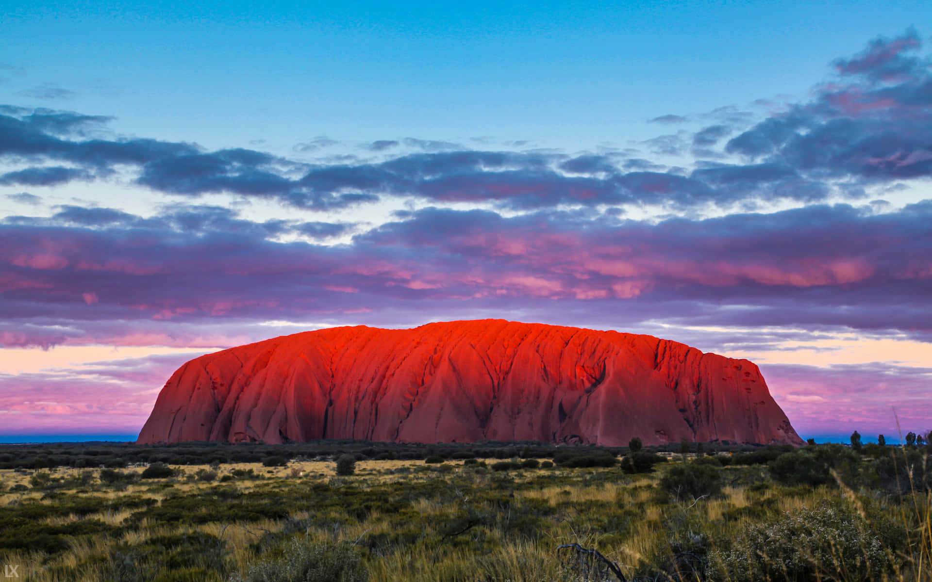 Bright Red Uluru Wallpaper