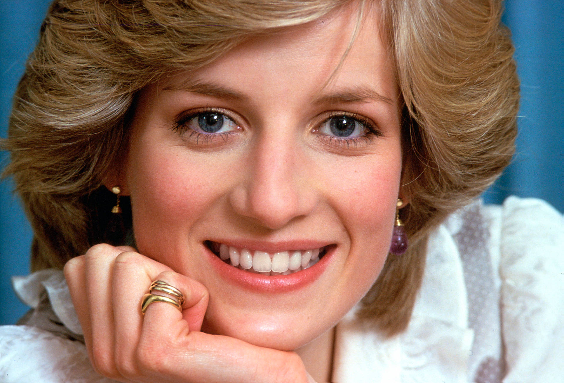 Lys smilende prinsesse Diana Wallpaper