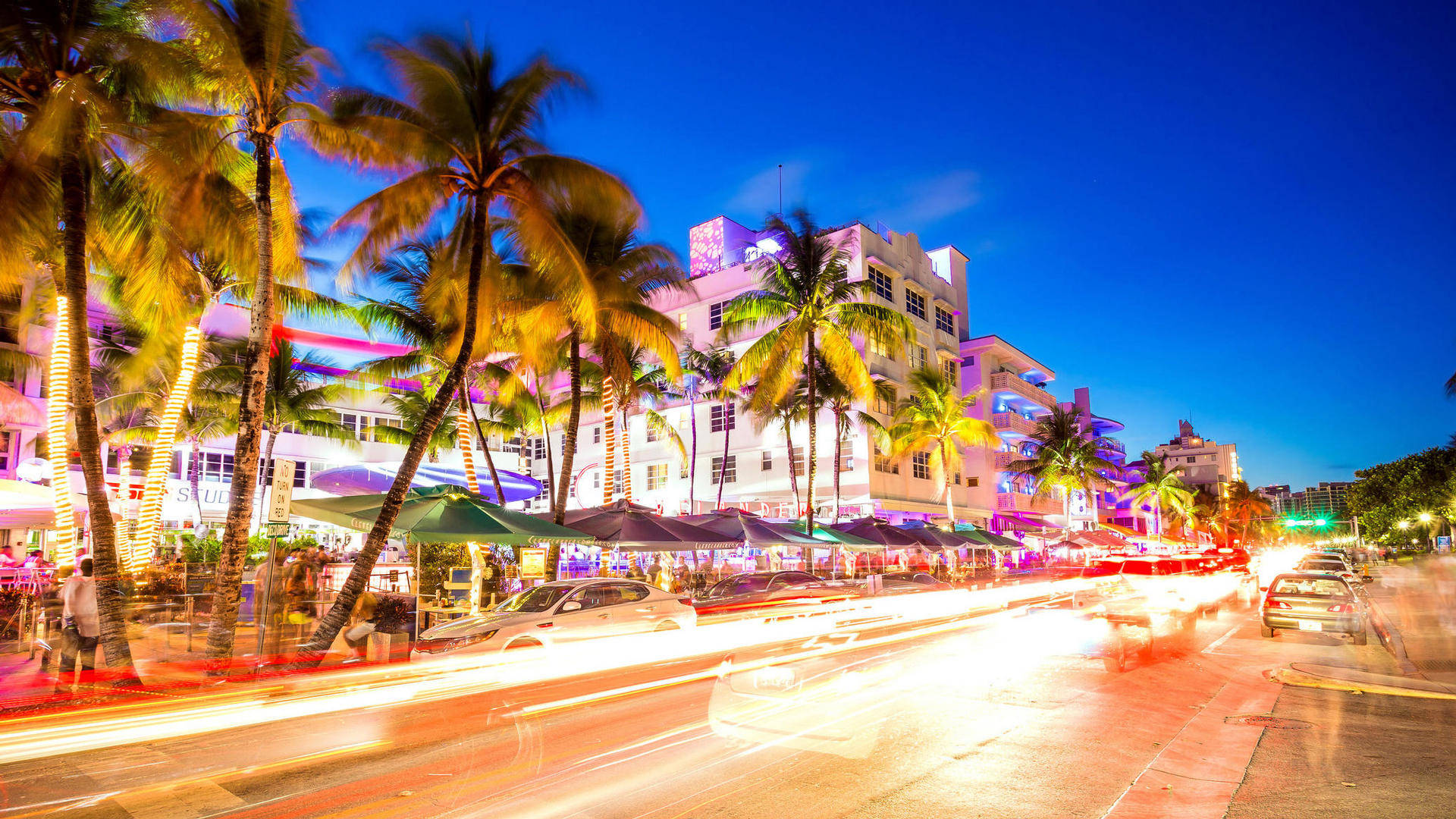 Bright Streets In Miami Wallpaper