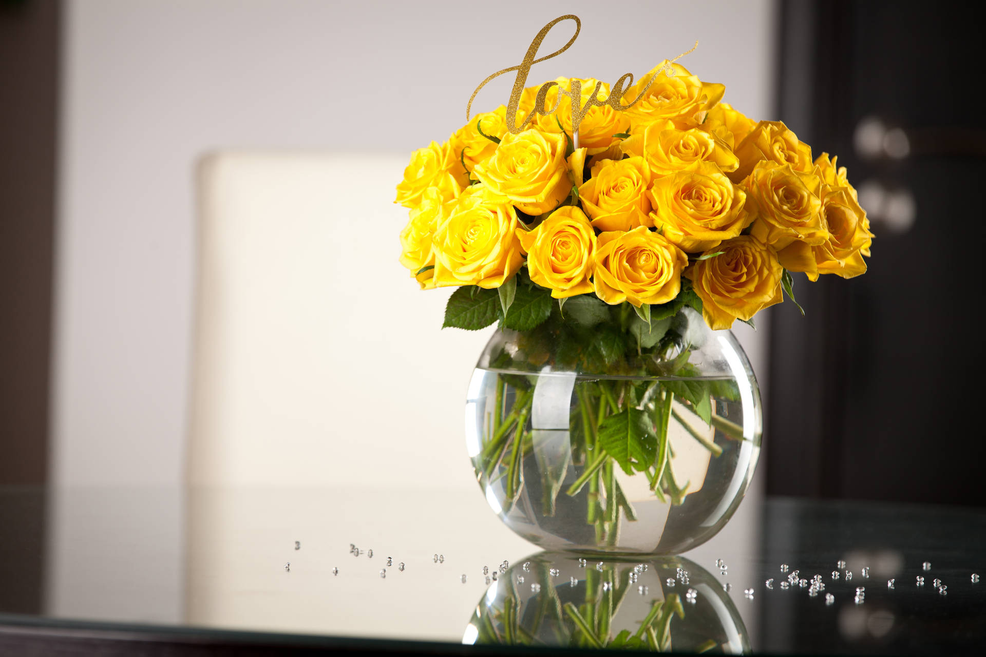 Bright Yellow Roses In Flower Vase Wallpaper