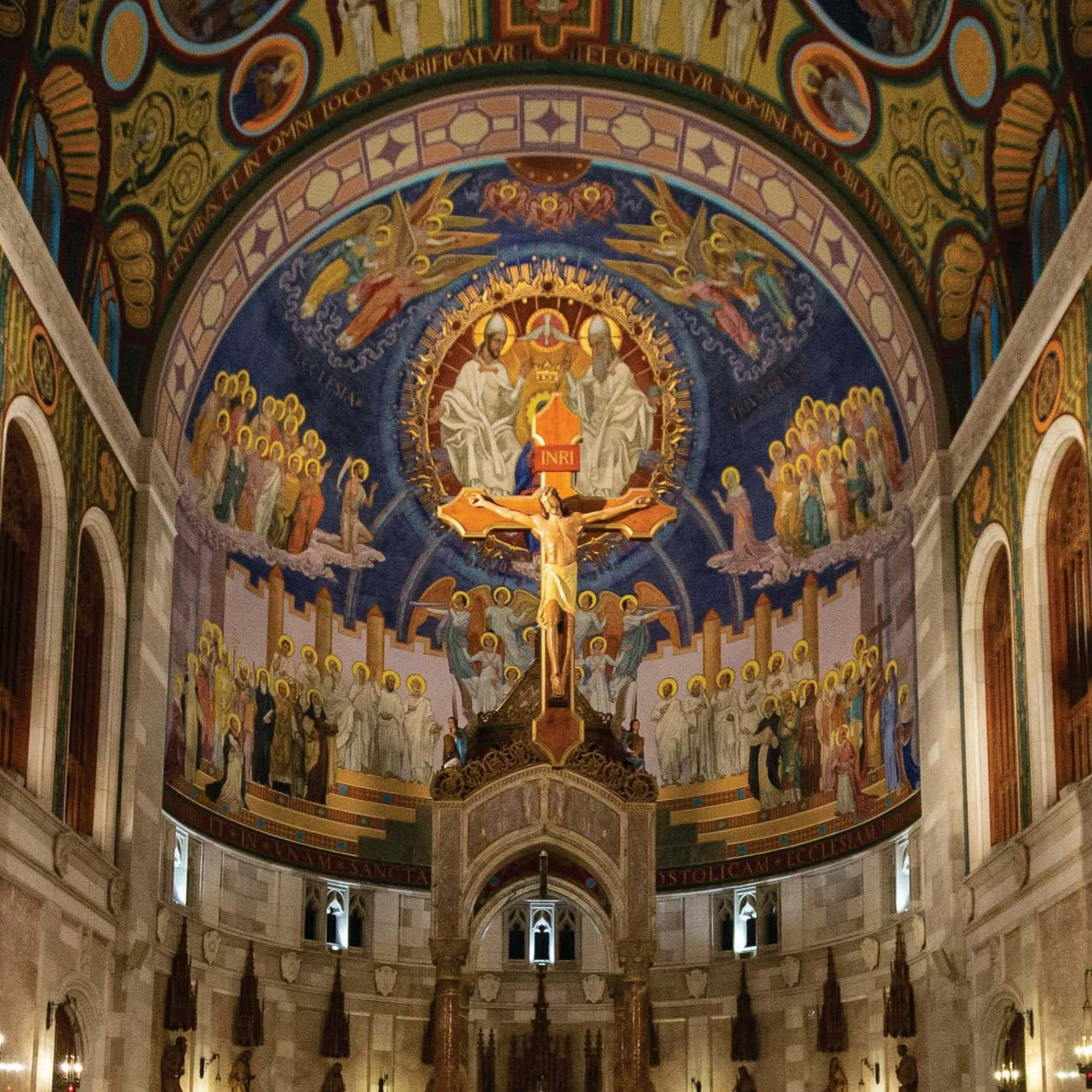 Strålende interiør design af Toledo katedral Wallpaper