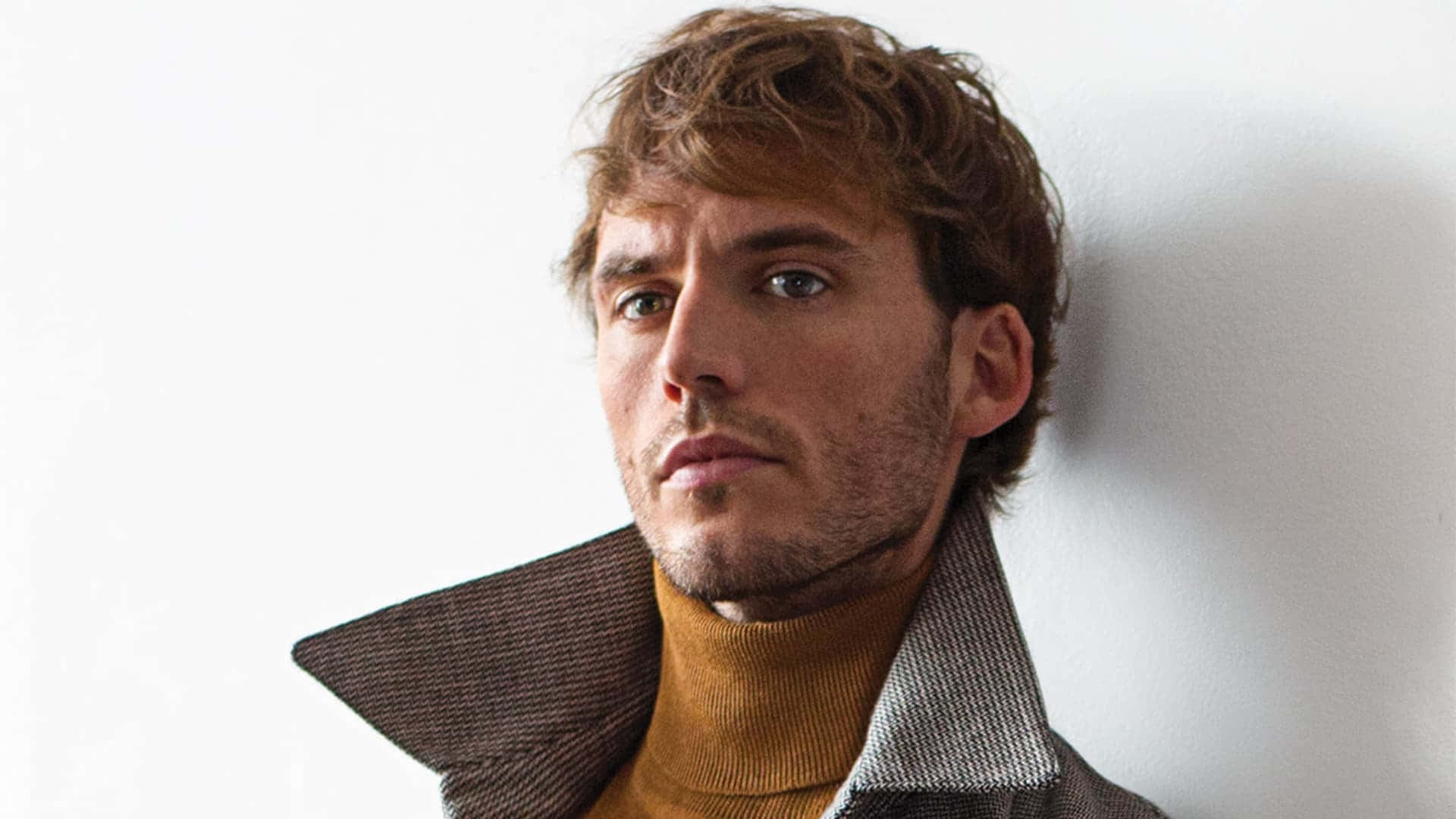 L'acteur Britannique Sam Claflin Dans Un Moment Candide Fond d'écran