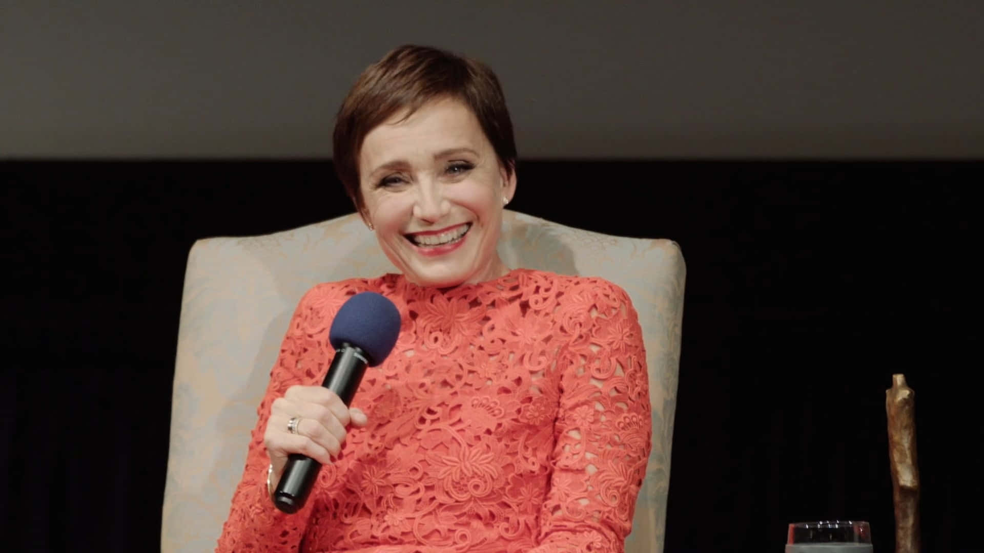 "british Actress Kristin Scott Thomas Radiating Elegance" Wallpaper