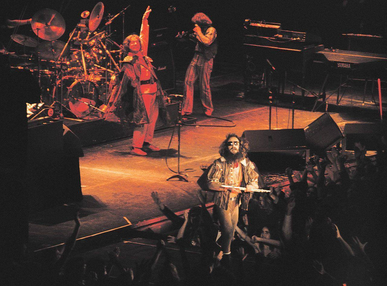 Britisk Rock Band Jethro Tull 70s Koncert Foto Tapet Wallpaper
