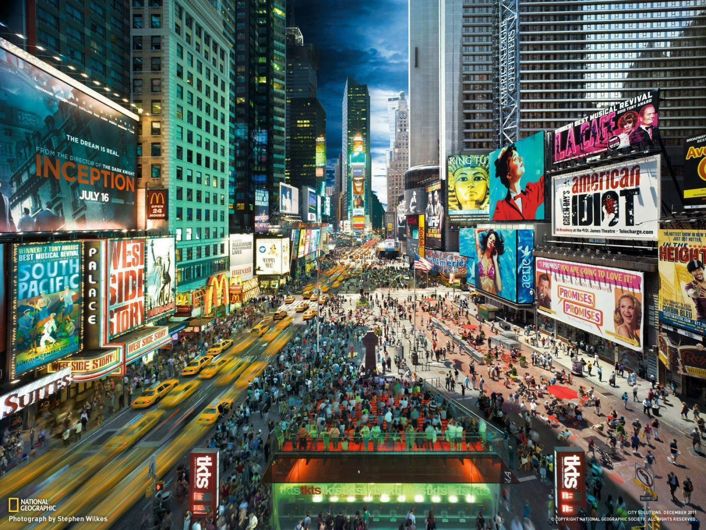 Imagendisfruta De Una Noche En La Ciudad En Un Espectáculo De Broadway Fondo de pantalla