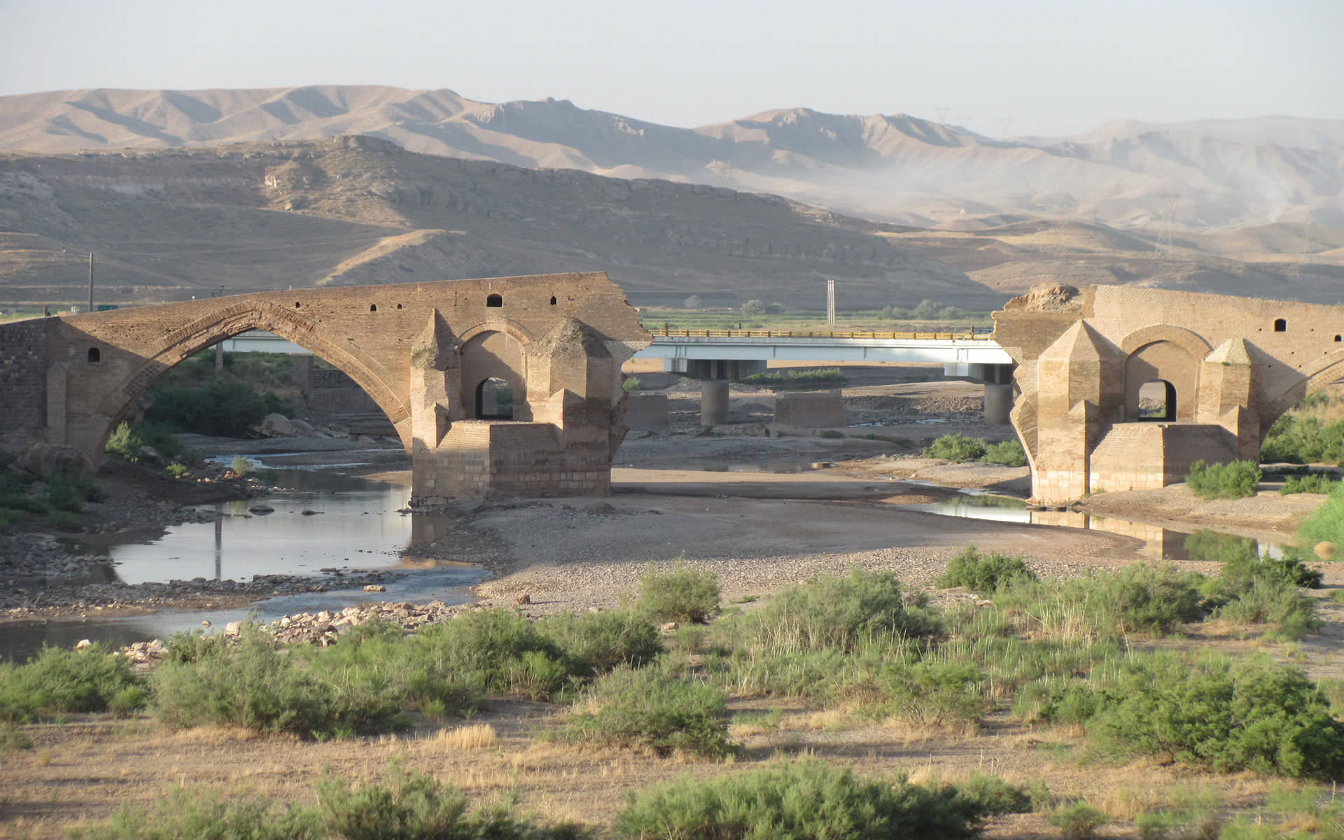 Broken Old Bridge In Iran Wallpaper