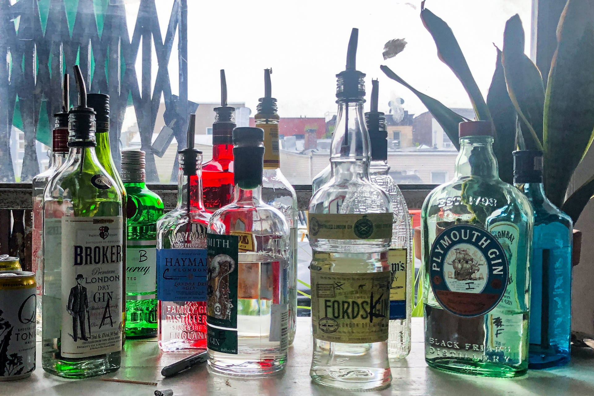 Brokers Gin And Other Kinds Of Drinks Wallpaper