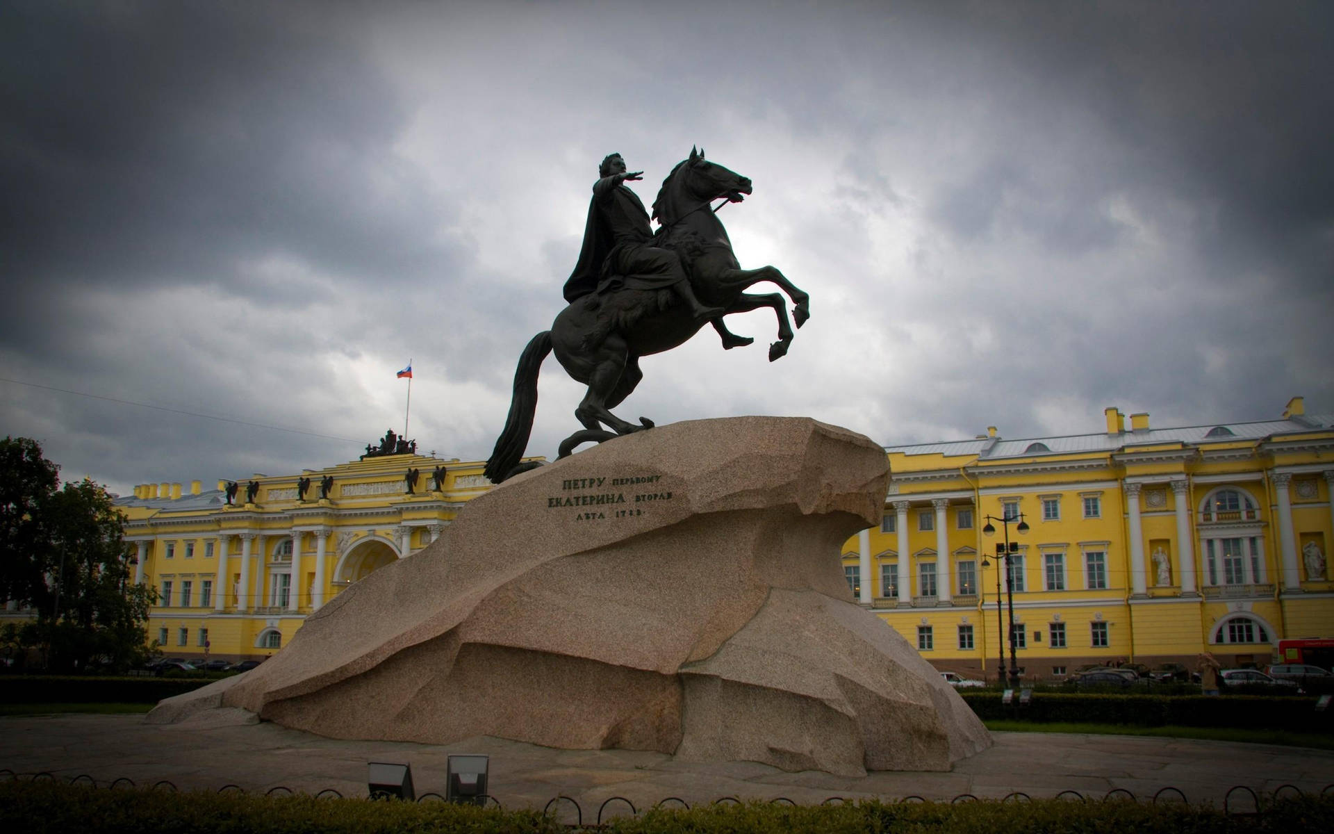Bronze Horseman Statue In Saint Petersburg Wallpaper