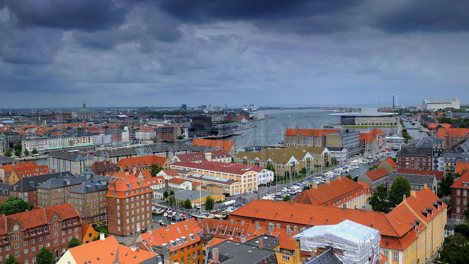 Düstererhimmel Über Den Häusern Von Kopenhagen Wallpaper