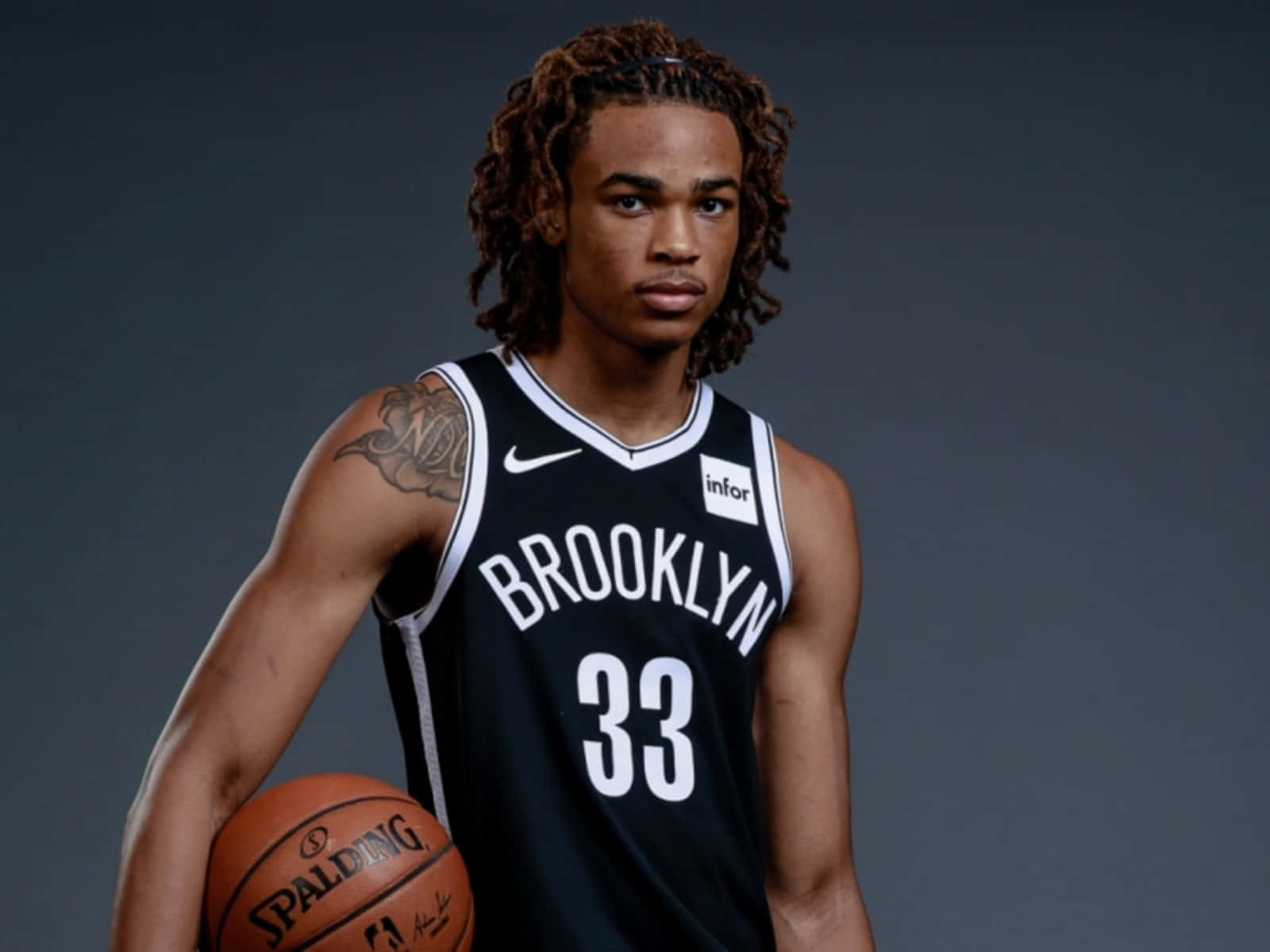 Joueur De Basketball De Brooklyn Numéro 33 Fond d'écran