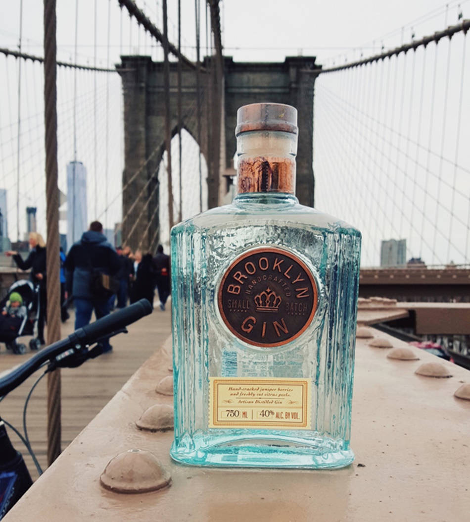 Brooklyn Gin At The Brooklyn Bridge Wallpaper