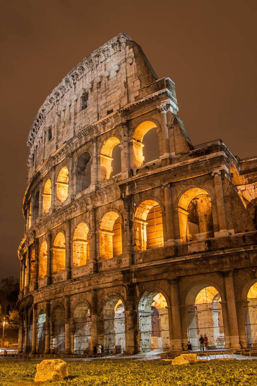 Brun Æstetisk godt oplyst Romersk Colosseum Wallpaper