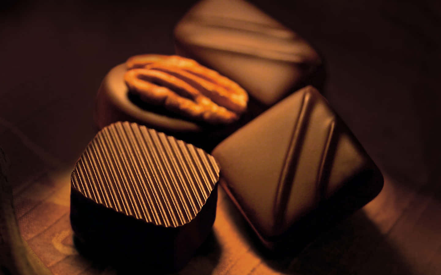 Deliciosotrozo De Chocolate Marrón. Fondo de pantalla
