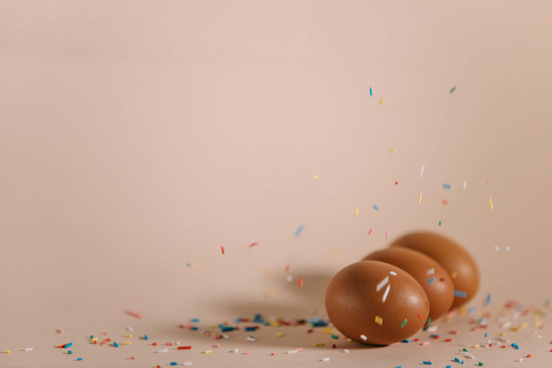 A Pile of Brown Eggs on Burlap Sack Wallpaper